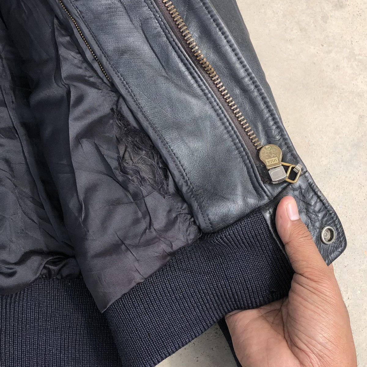 Harley Davidson Vintage HARLEY DAVIDSON LEATHER FLIGHT BOMBER JACKET Size US M / EU 48-50 / 2 - 14 Thumbnail