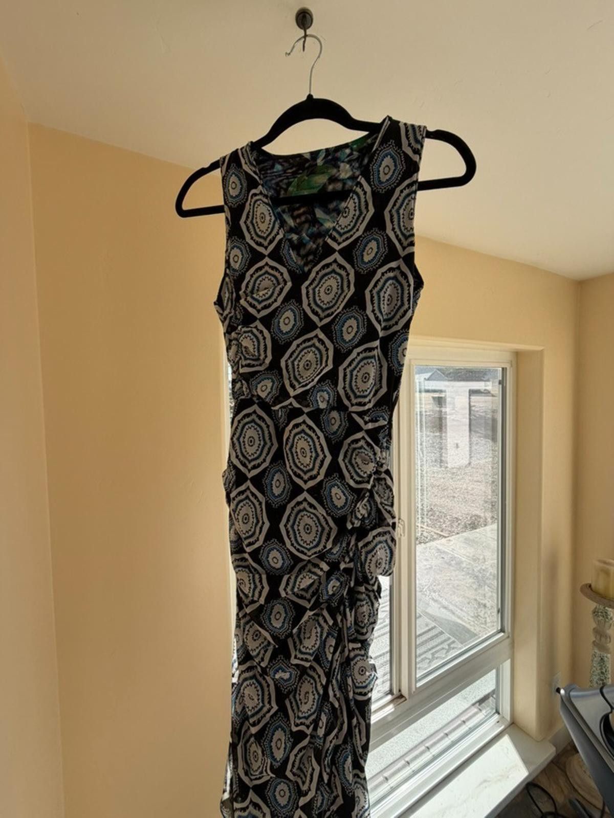 Other WHBM XS Blue Green Floral Ruched Dress V Neck Black Green Size XS / US 0-2 / IT 36-38 - 9 Thumbnail