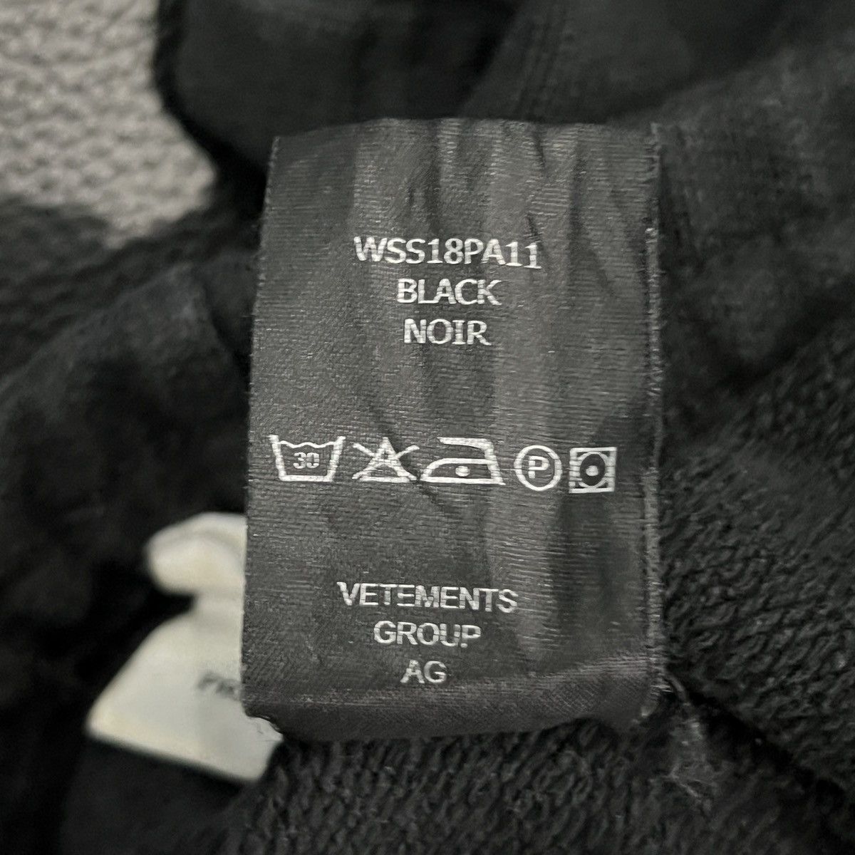 Vetements vetements ss18 Size US 32 / EU 48 - 11 Thumbnail