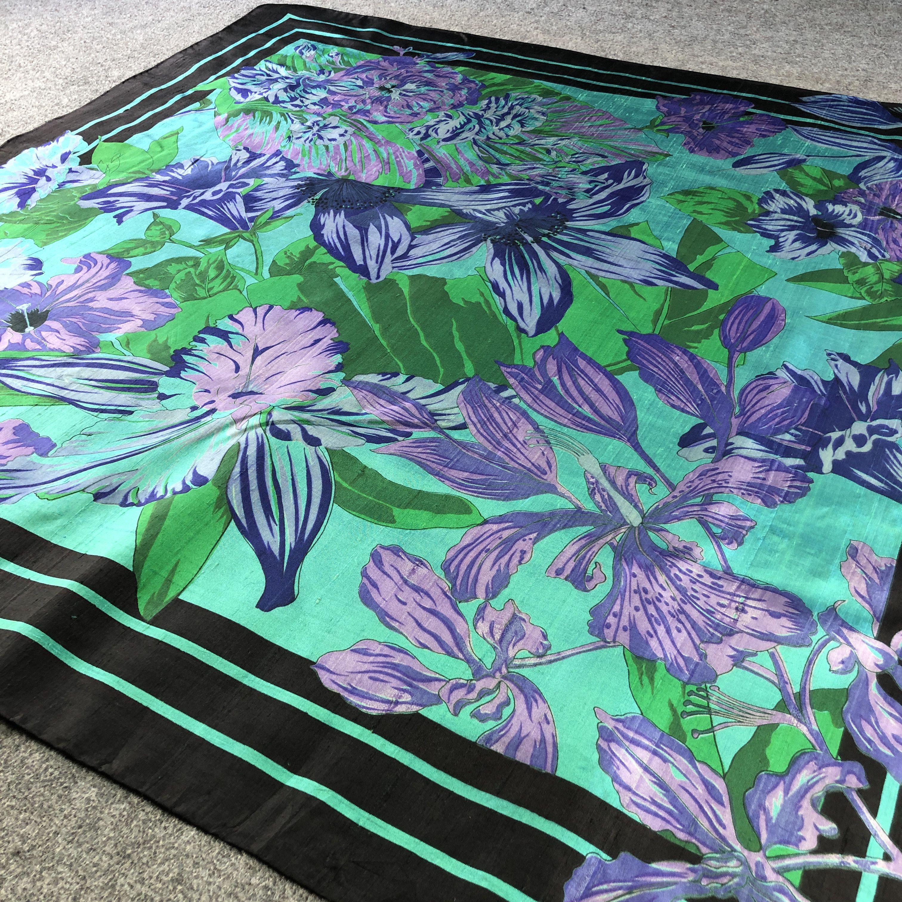 Vintage Vintage Luxury Floral Hand Rolled Silk Scarf M1322 Size ONE SIZE - 3 Thumbnail