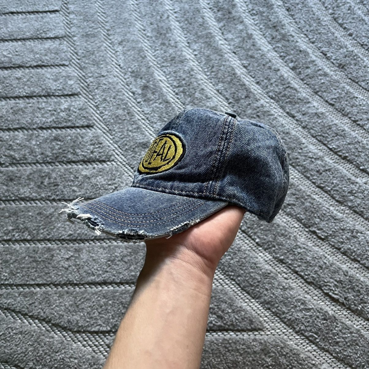 H&M × Jean-Michel Basquiat × Who Decides War Vintage Jean Michel Basquiat x Who Decides War Logo Cap Size ONE SIZE - 3 Thumbnail