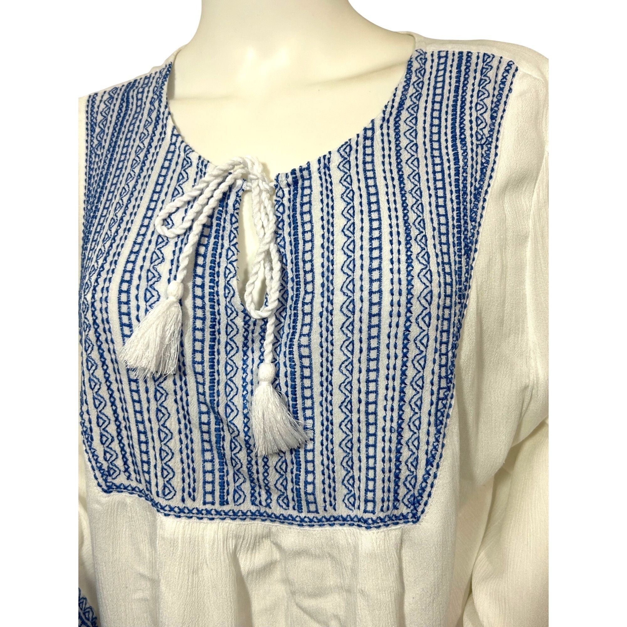 Other Susan Graver Tunic Top L White Blue Embroidered Boho Cottage Size L / US 10 / IT 46 - 8 Thumbnail