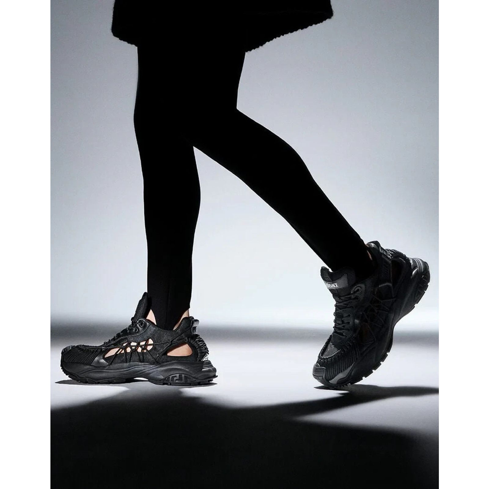 Versace VERSACE MERCURY BLACK LEATHER PLATFORM SNEAKERS 45 12 ITALY Size US 12 / EU 45 - 4 Thumbnail