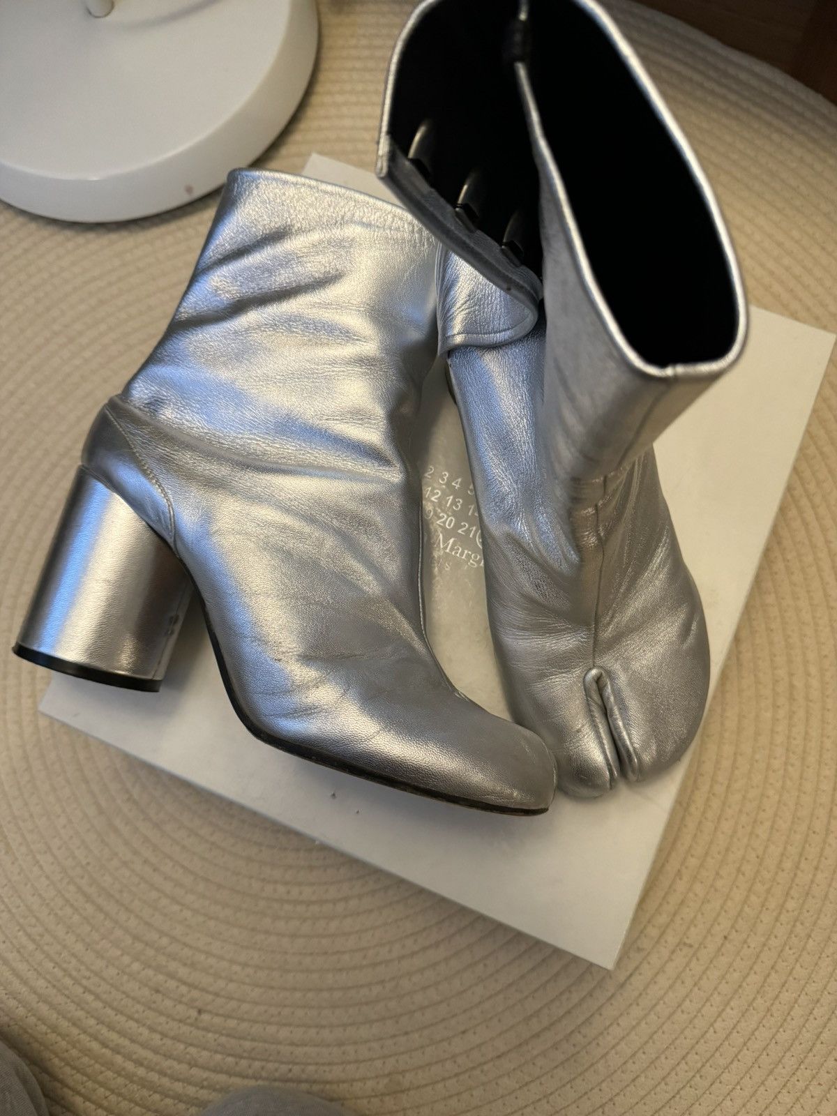 Tabi boots fashion silver