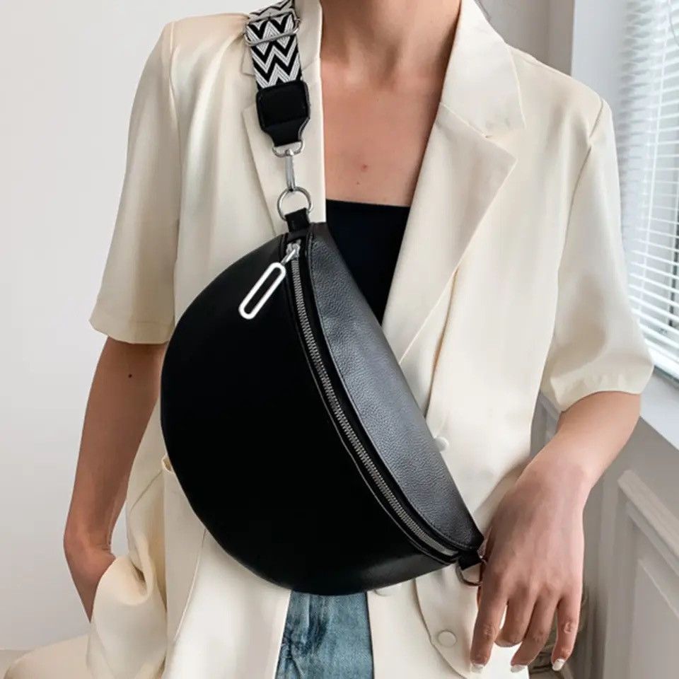 Japanese Brand Casual Chest Bag Size ONE SIZE - 1 Thumbnail