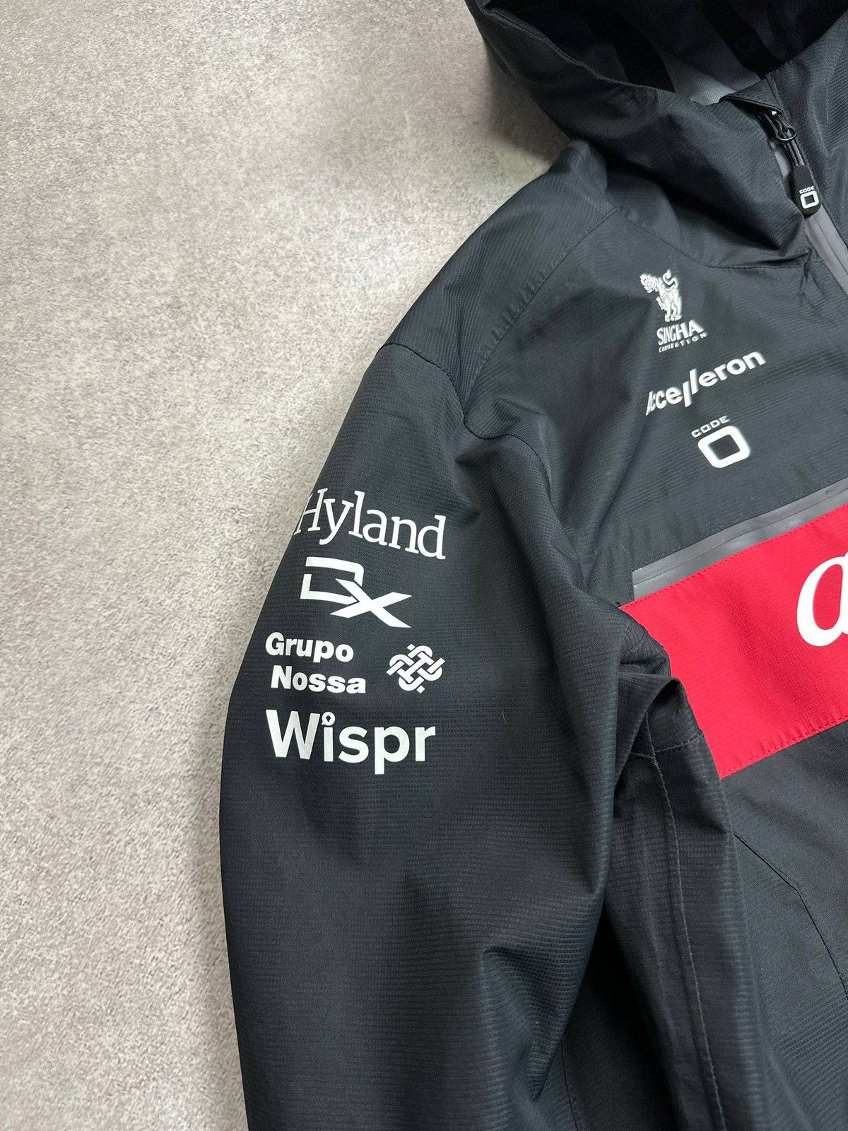 Formula 1 Alpha Romeo F-1 Team Racing Shell Waterproof Jacket Mens L Size US L / EU 52-54 / 3 - 9 Thumbnail
