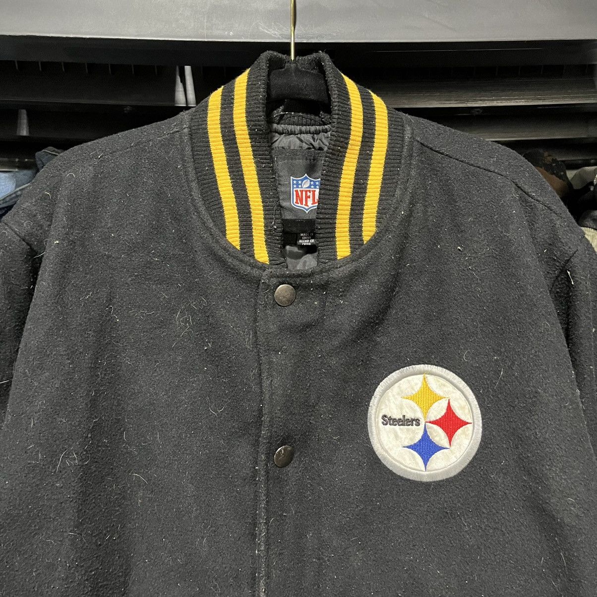 NFL VINTAGE PITTSBURGH STEELERS NFL VARSITY BOMBER JACKET XL Size US XL / EU 56 / 4 - 4 Thumbnail