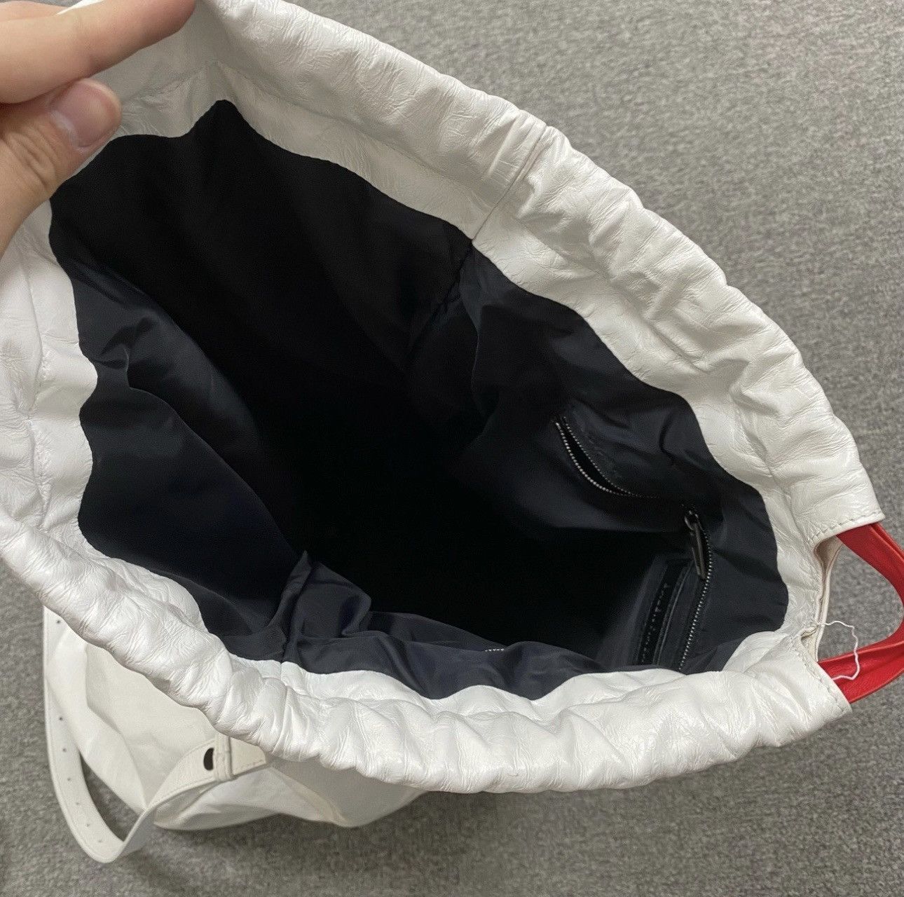 Balenciaga Balenciaga AW22 Leather Trash Bag white Size ONE SIZE - 6 Thumbnail