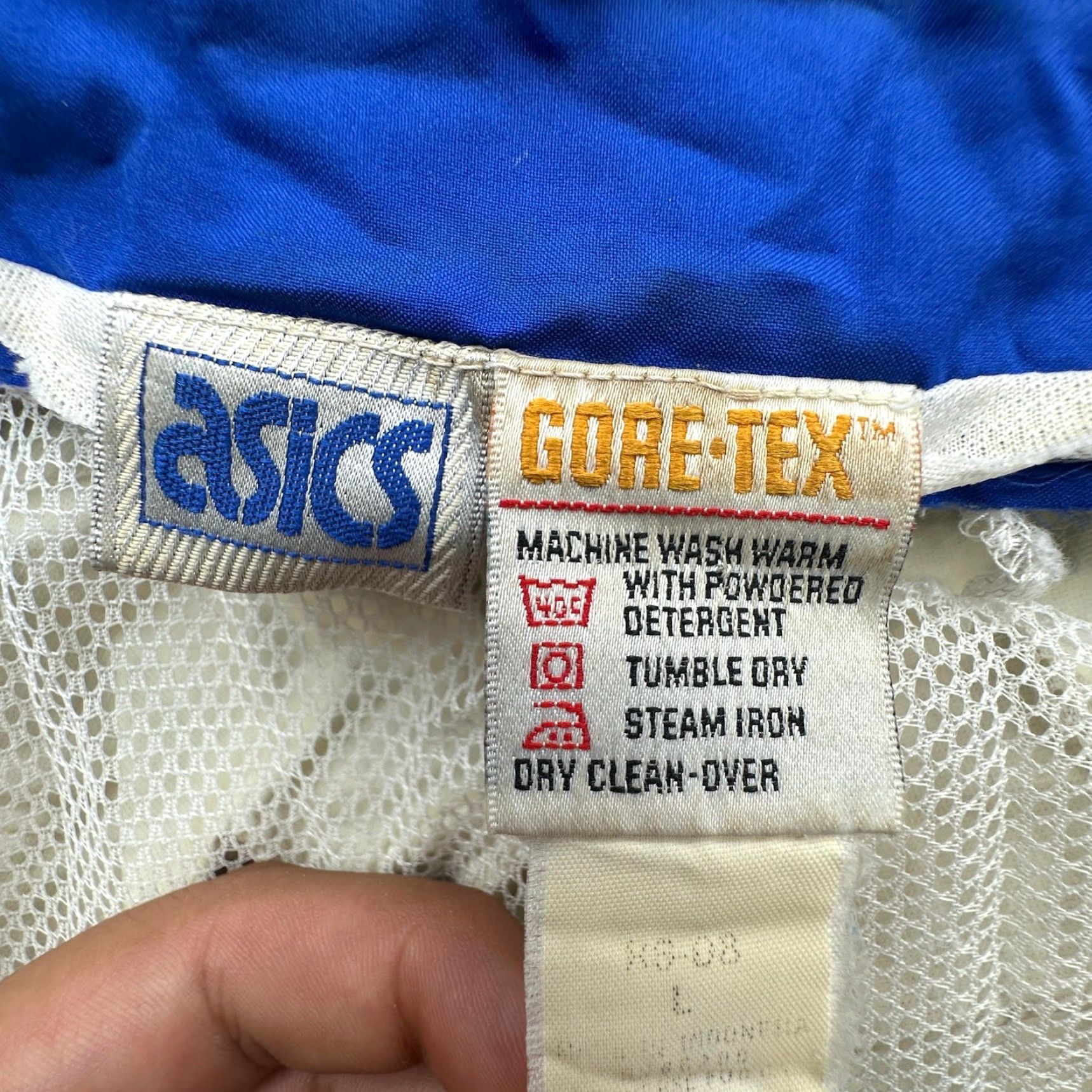 Asics VINTAGE Asics Gore-Tex Windbreaker Jacket Mens L Black Blue Zip Full Zip Pocket Logo 90s Outdoor Casual Travel Workwear Mens Size US L / EU 52-54 / 3 - 2 Thumbnail