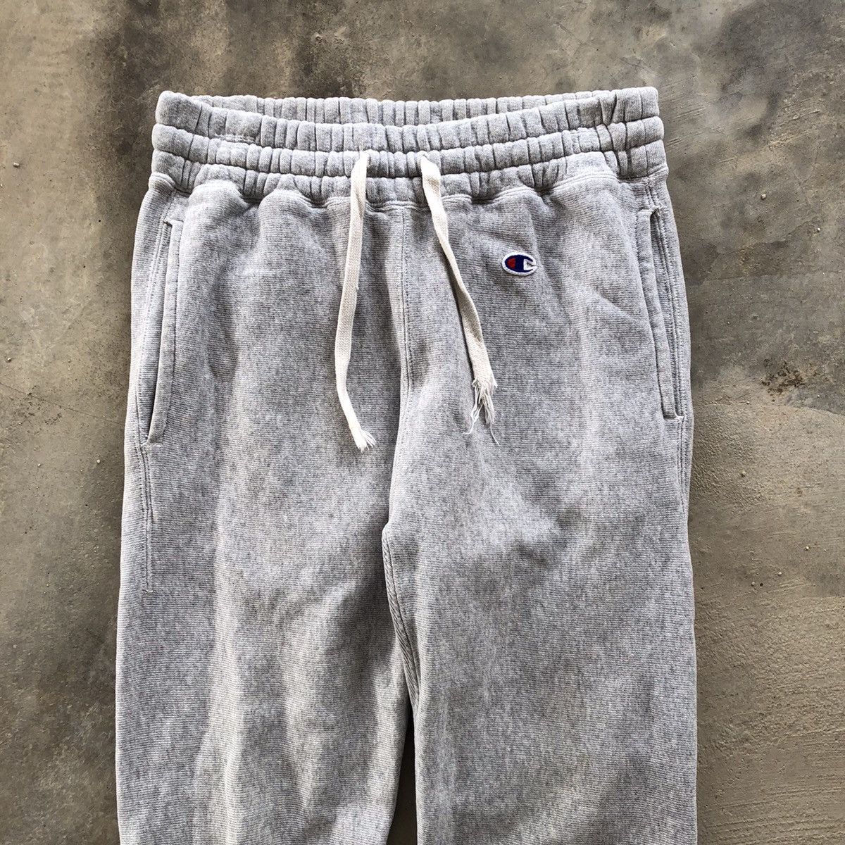 Champion × Vintage CHAMPION Reverse Weave Sweatpants Size US 30 / EU 46 - 3 Thumbnail