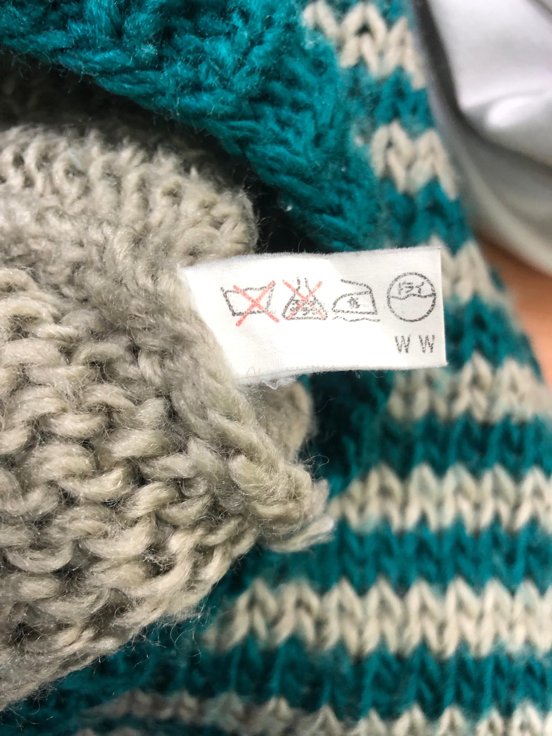 Handmade vintage 100 handknit MAISON de TRICOT 💯 acrylic material Size US L / EU 52-54 / 3 - 10 Thumbnail