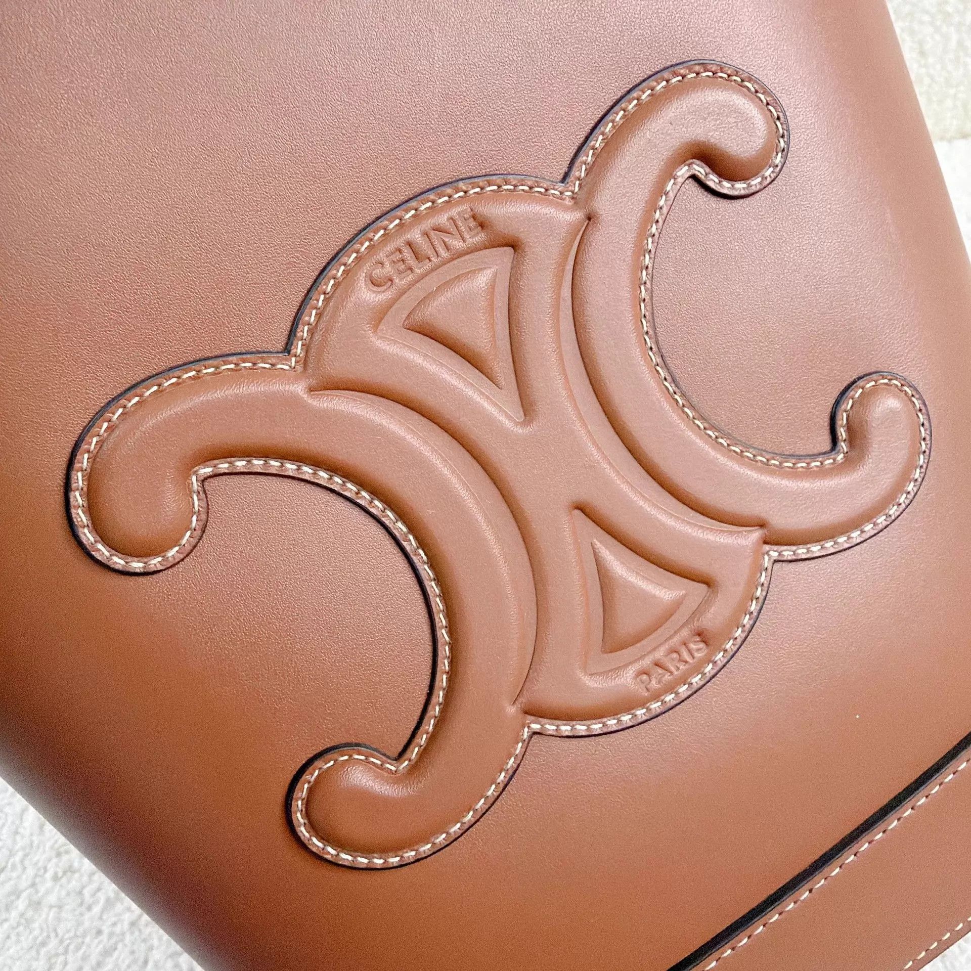 Celine Celine Cuir Triomphe Caramel Small Calfskin Logo Size ONE SIZE - 4 Thumbnail