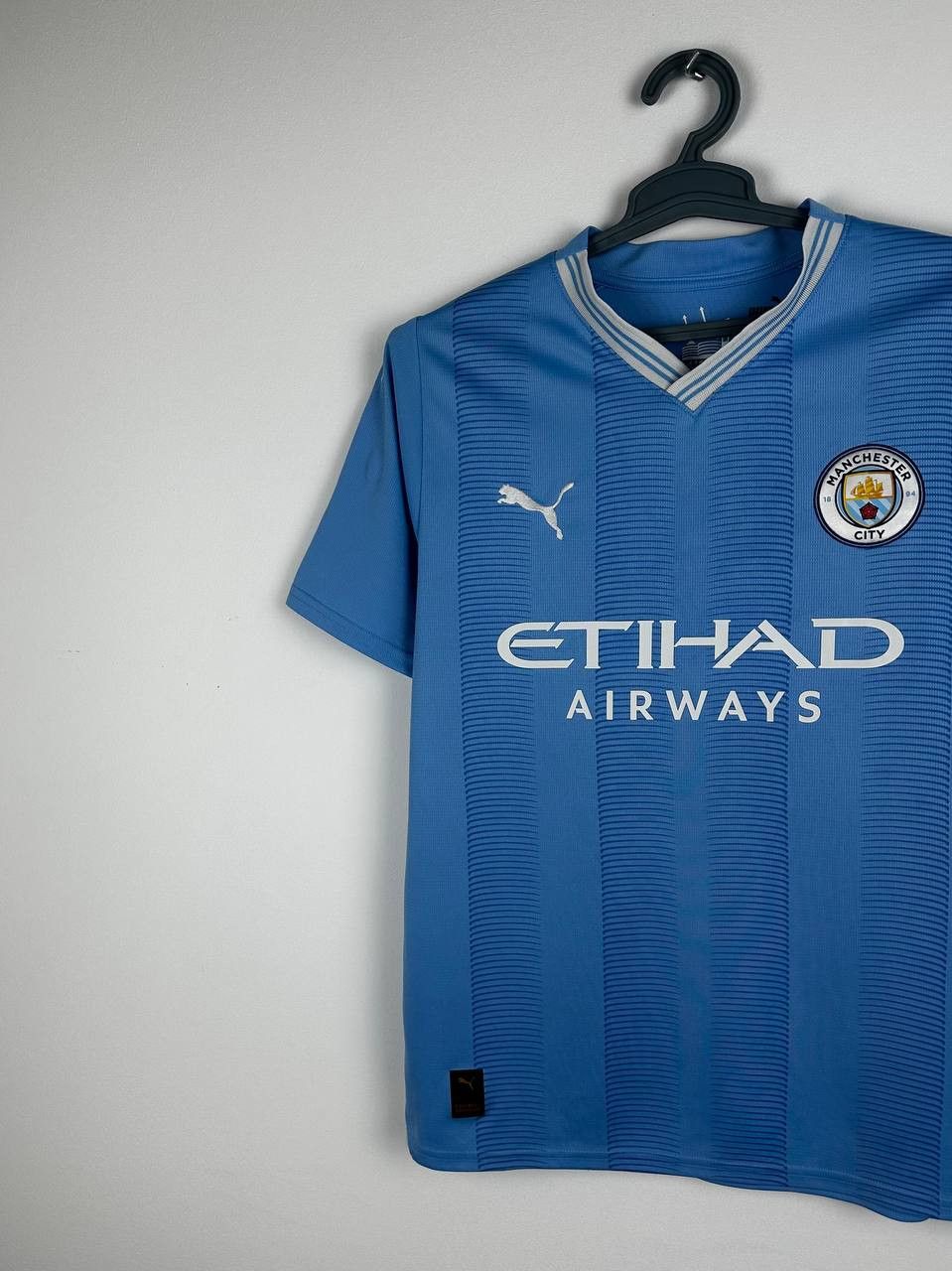 Puma 2023-2024 MANCHESTER CITY HOME JERSEY Size US M / EU 48-50 / 2 - 3 Thumbnail