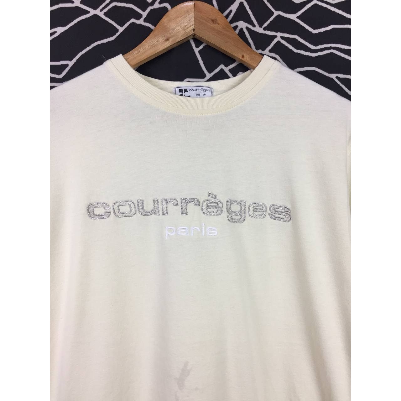 Courreges Vtg Courreges Paris Spell Out Logo Tee Size M Size US M / EU 48-50 / 2 - 3 Thumbnail