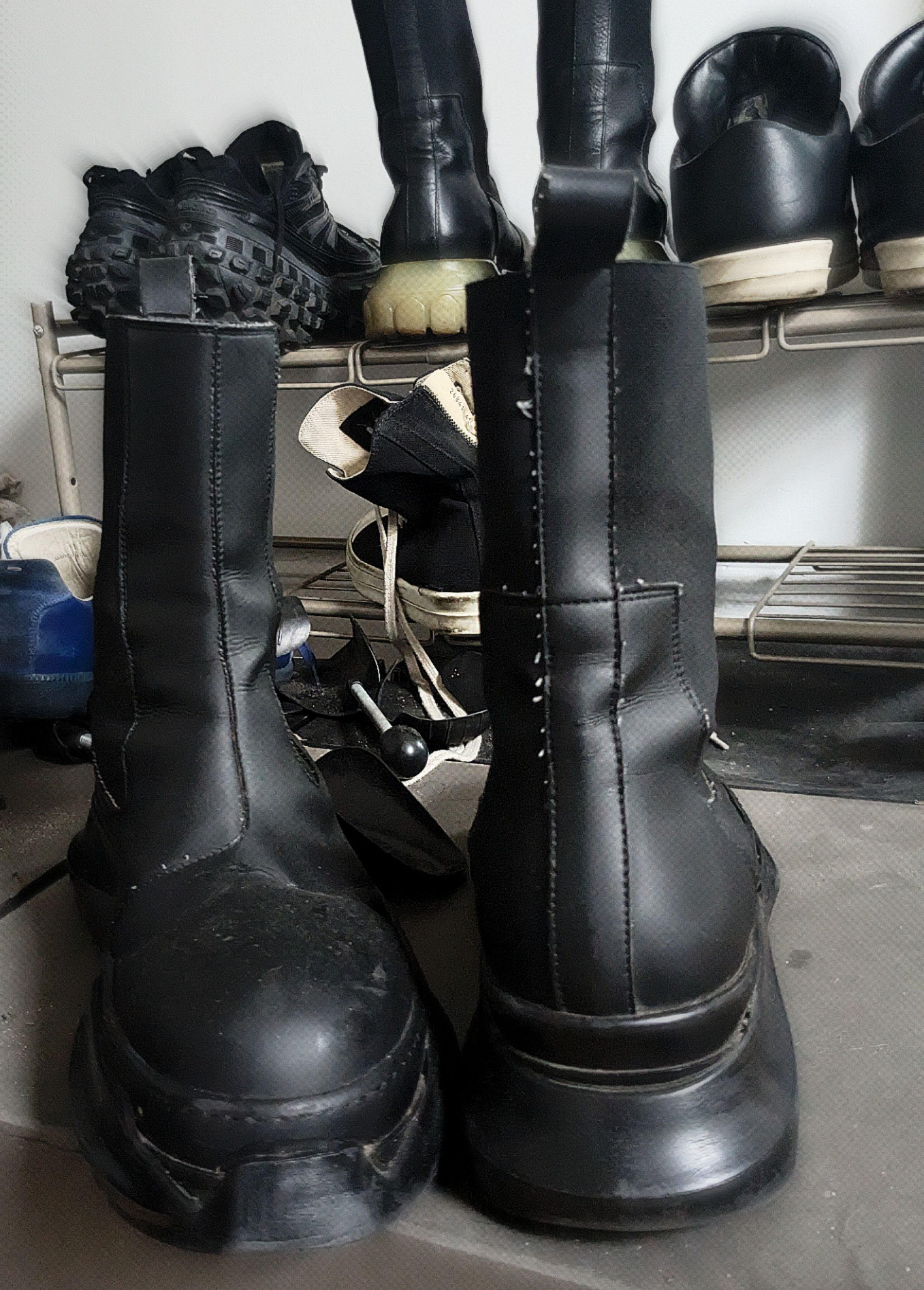 靴 Rick Owens DRKSHDW Abstract Beatle boots Rick Owens drkshdw Bozo Abstract Beetels – Acroera