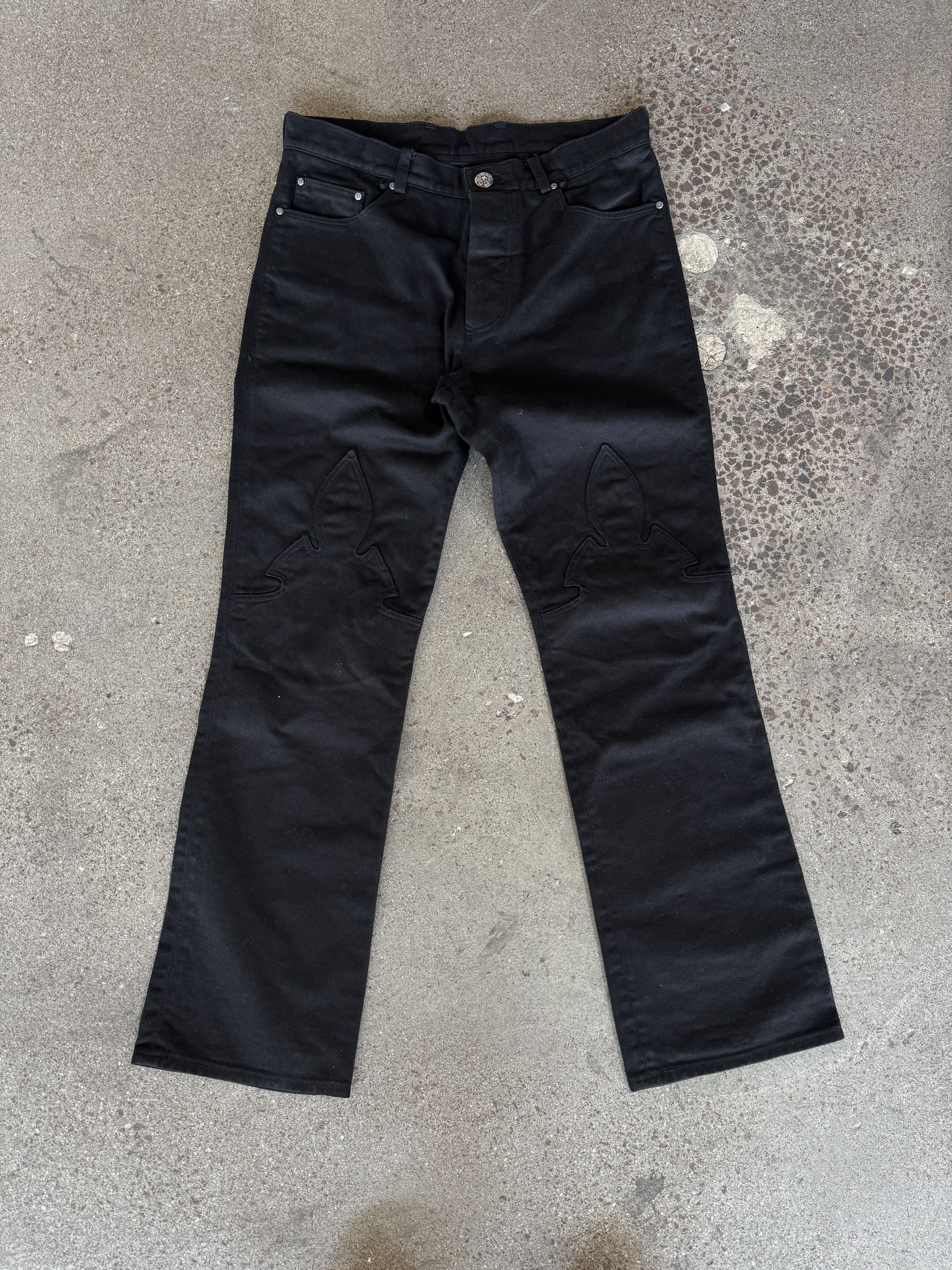 Classic Black Fleur Knee Denim