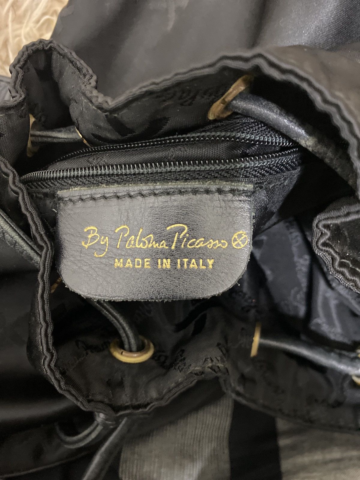 Paloma Picasso ➡️ Vintage Paloma Picasso Bucket Bag – Made in Italy – Size ONE SIZE - 6 Thumbnail
