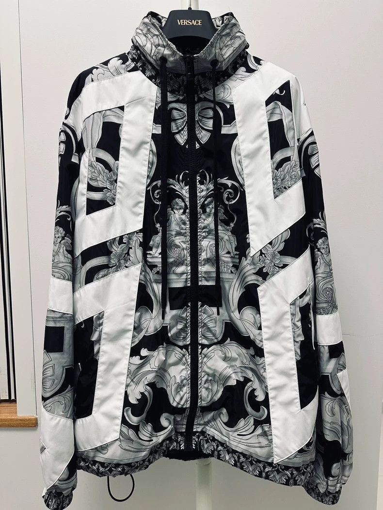 Versace Versace Black and white baroque Size US S / EU 44-46 / 1 - 1 Thumbnail