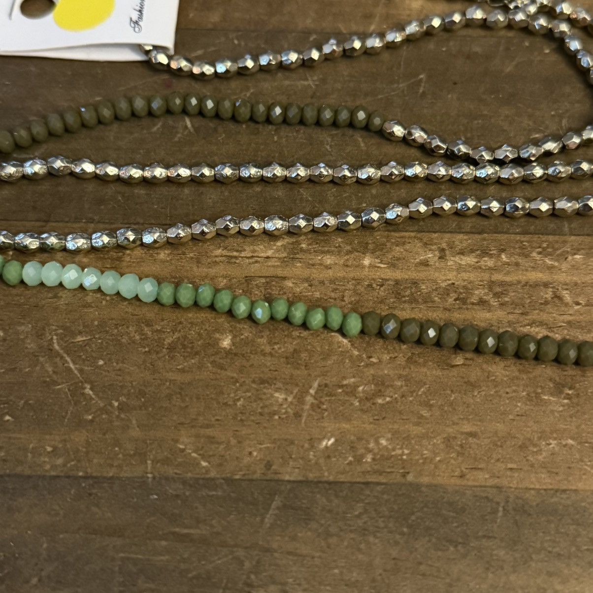 Other Long gold and ombré green bead necklace Size ONE SIZE - 4 Thumbnail