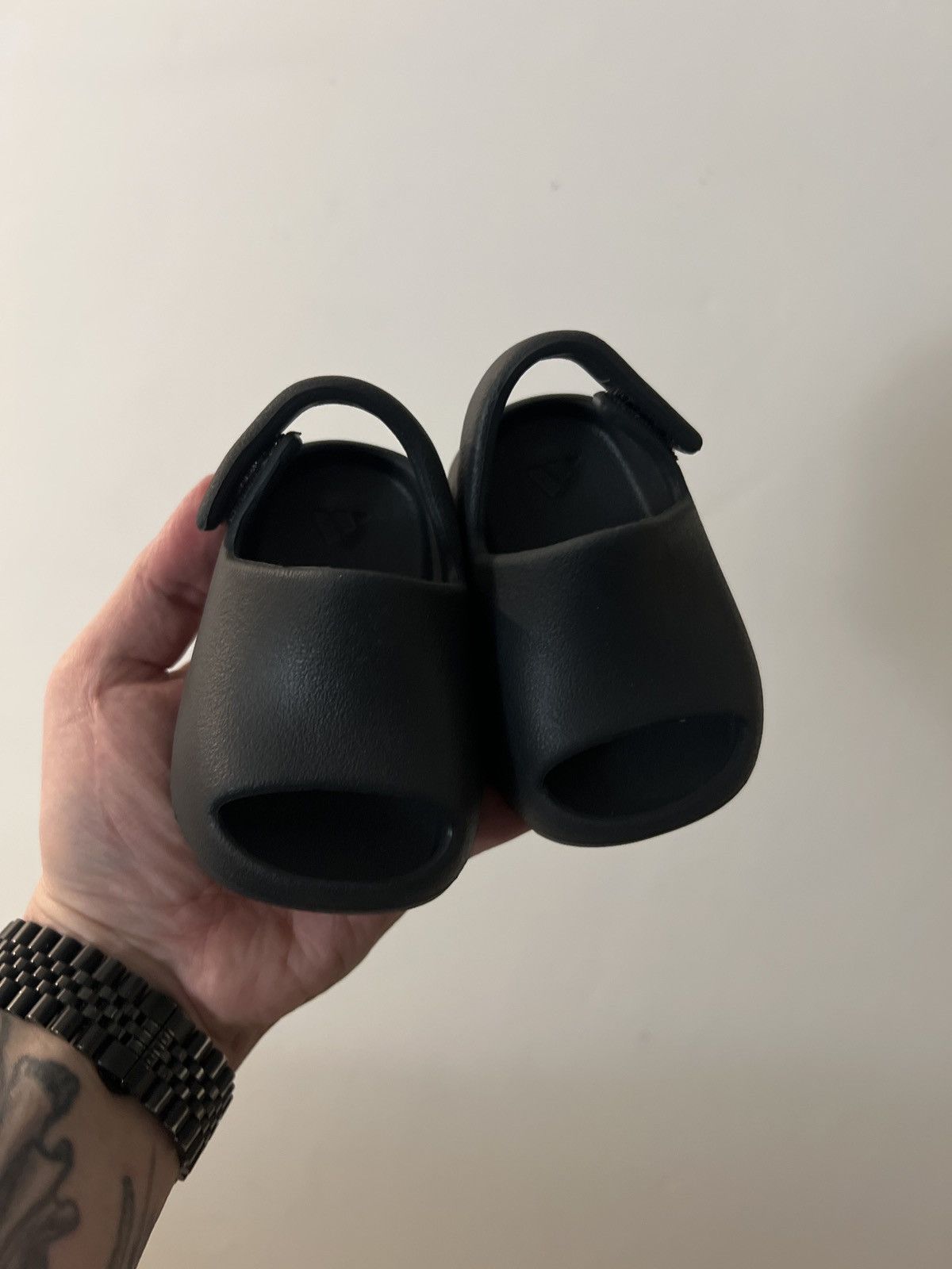 Adidas × Yeezy Yzy slide infant ONYX Size US 5 / EU 37 - 4 Thumbnail