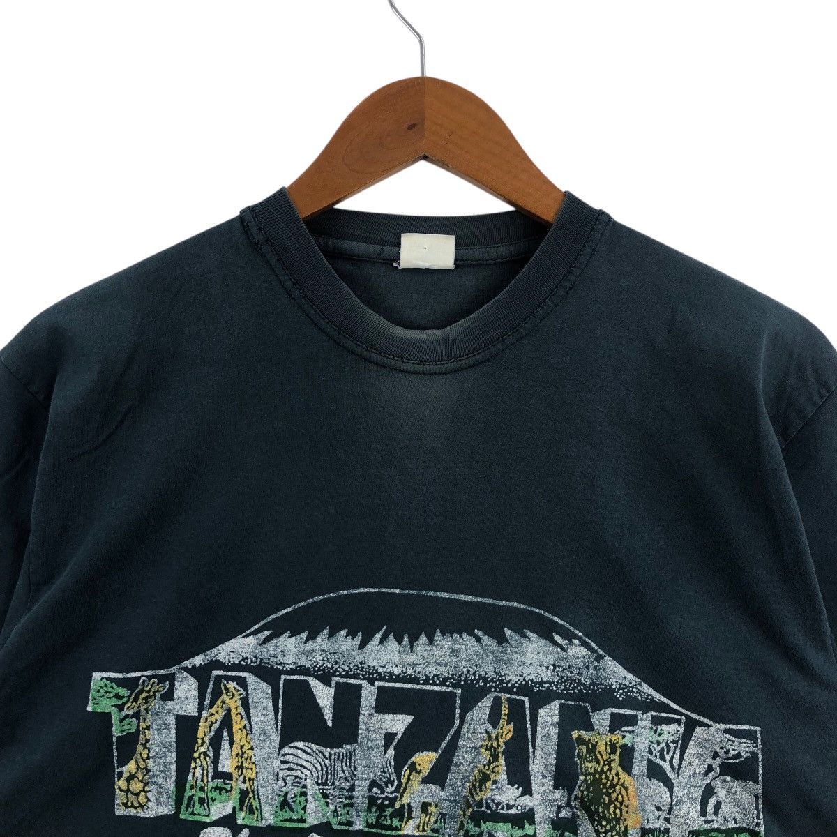 Vintage Vintage 90s TANZANIA The Land Of Kilimanjaro Tee Shirt Size US M / EU 48-50 / 2 - 2 Thumbnail