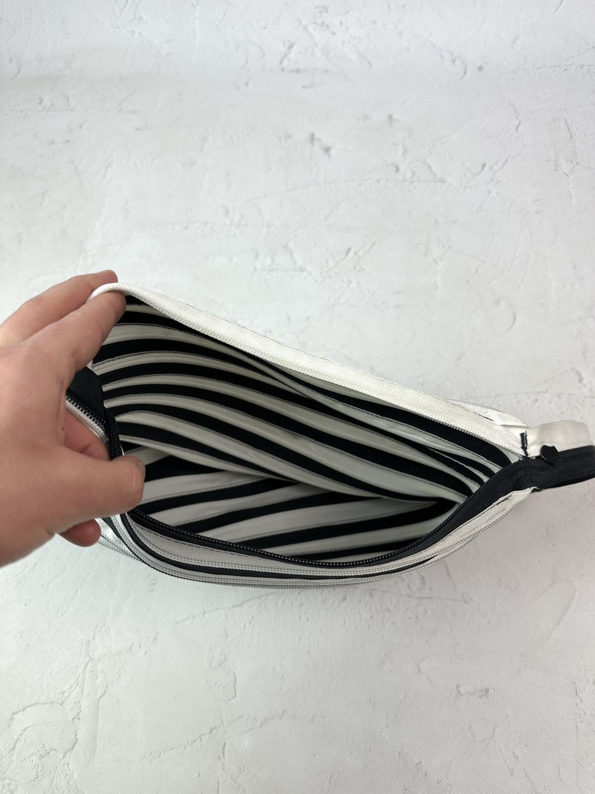 20471120 × Beauty Beast × Vintage Vintage Zipper Stripped Bag Size ONE SIZE - 11 Thumbnail