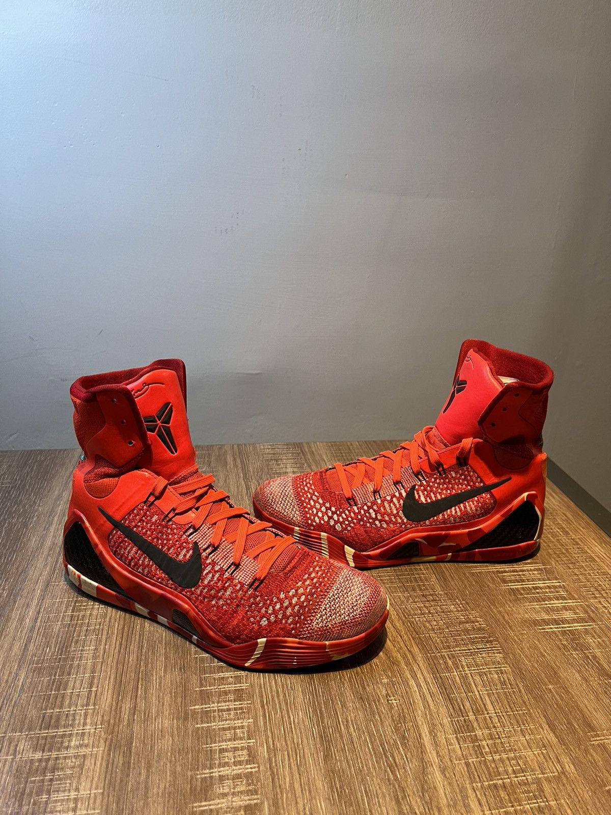 Nike Nike Kobe 9 Elite Christmas 2014 Mens Sneaker Size 8.5 Size US 8.5 / EU 41-42 - 2 Thumbnail