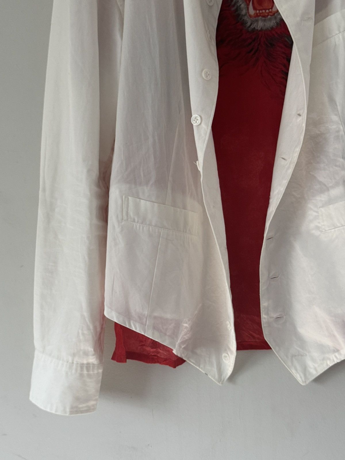 Yohji Yamamoto AW2009 Yohji Yamamoto Cerberus Wolf Red Silk Runway ButtonUp Size US L / EU 52-54 / 3 - 8 Thumbnail