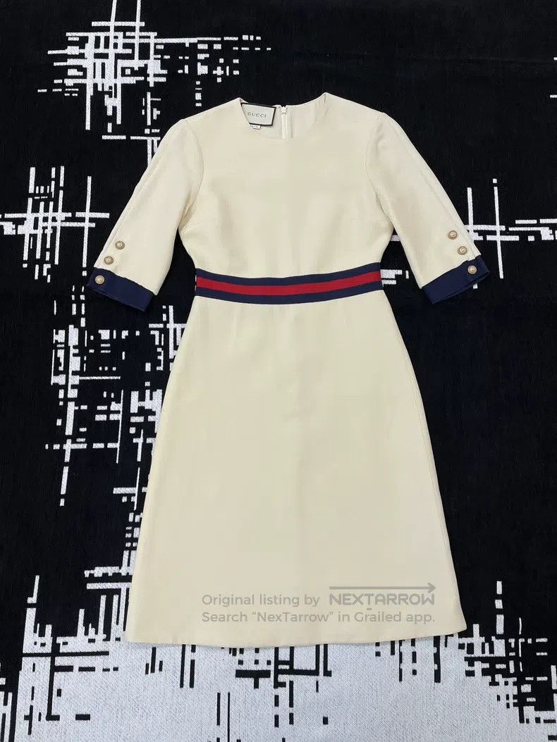 Gucci Gucci Beige gold button dress Size XS / US 0-2 / IT 36-38 - 1 Thumbnail