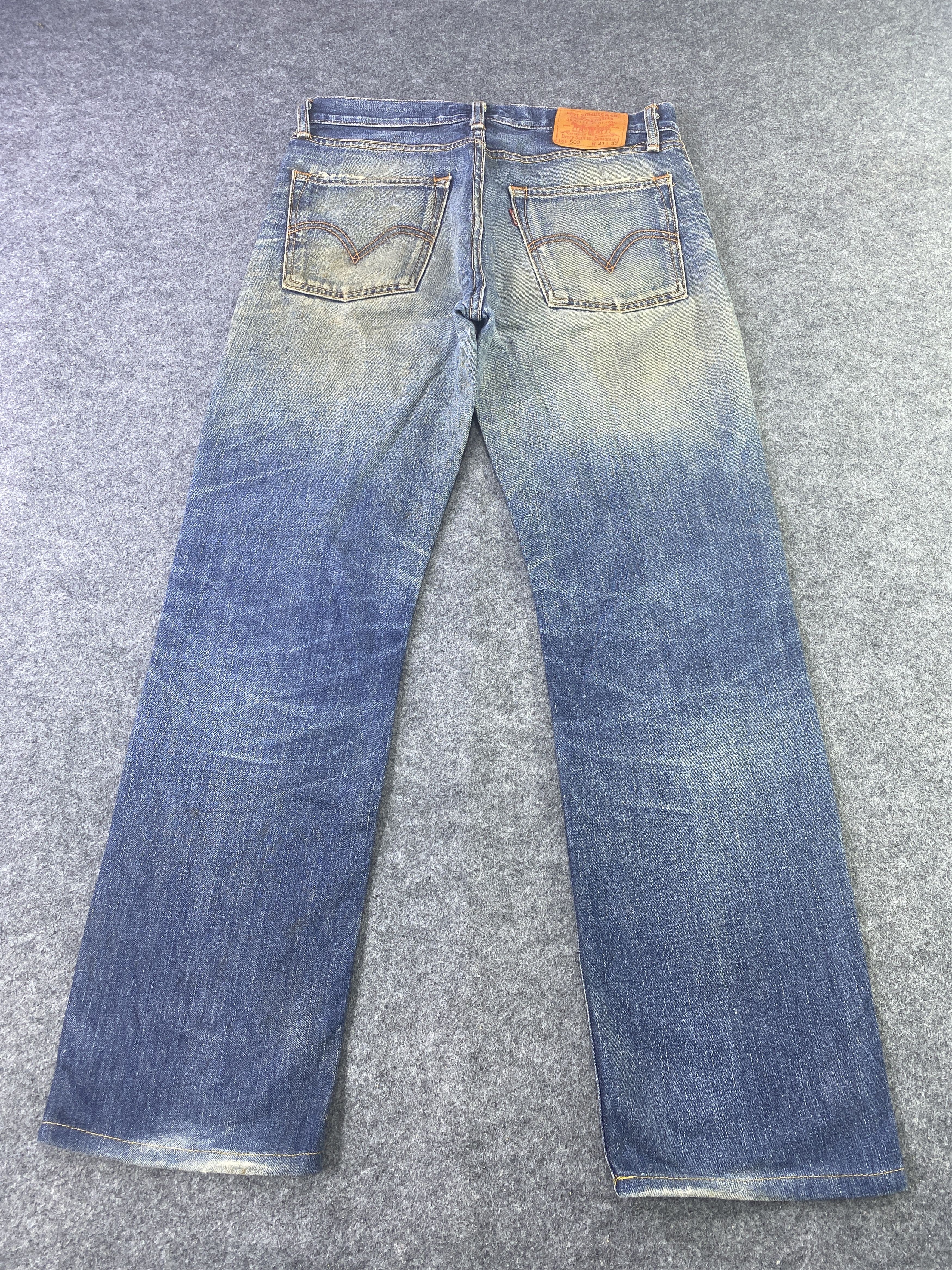 Levi's VINTAGE CLASSIC LEVI'S 502 DISTRESS BLUE WASH JEANS - J907 Size US 33 - 4 Thumbnail