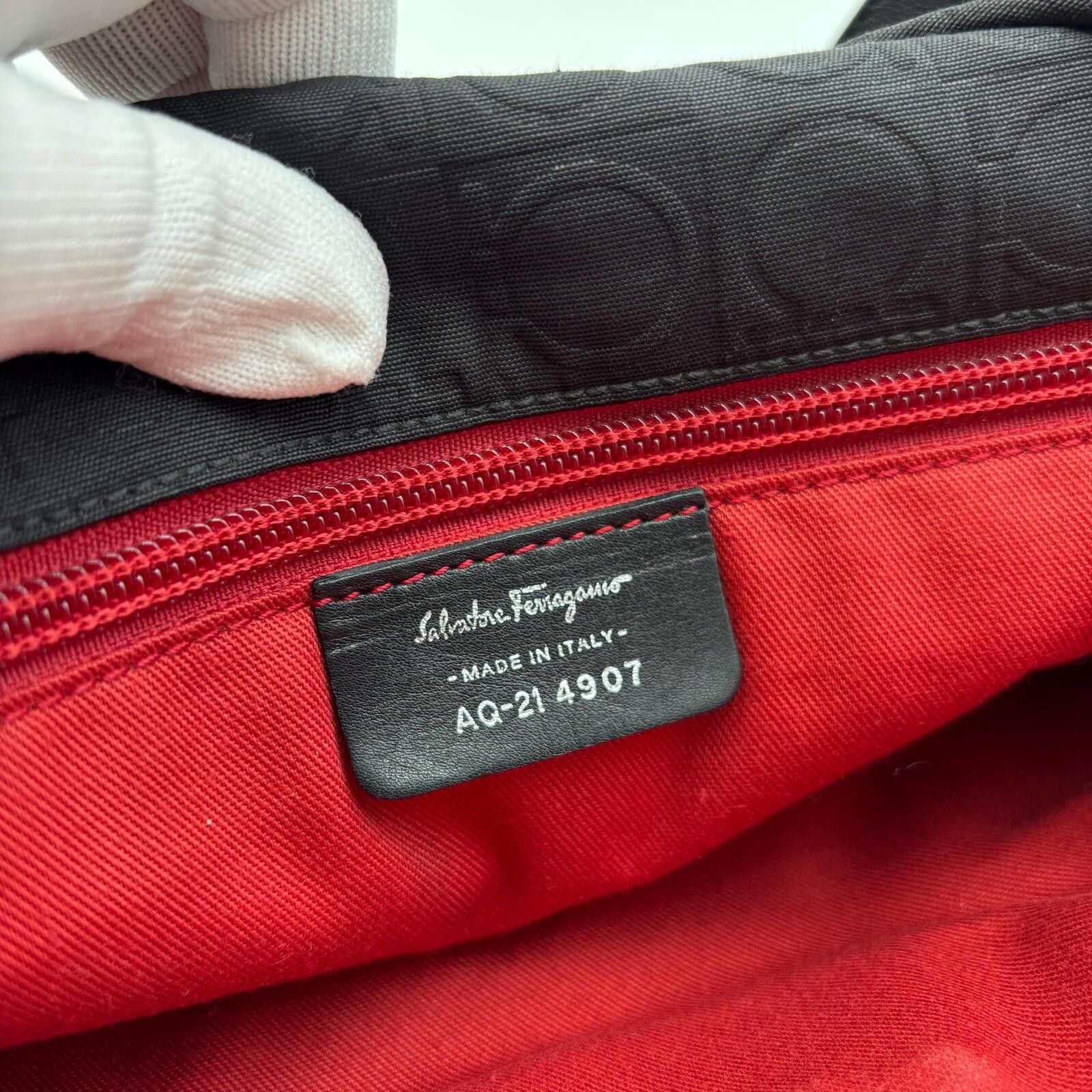 Salvatore Ferragamo Salvatore Ferragamo Black Gancini Monogram Shoulder Bag Size ONE SIZE - 8 Thumbnail