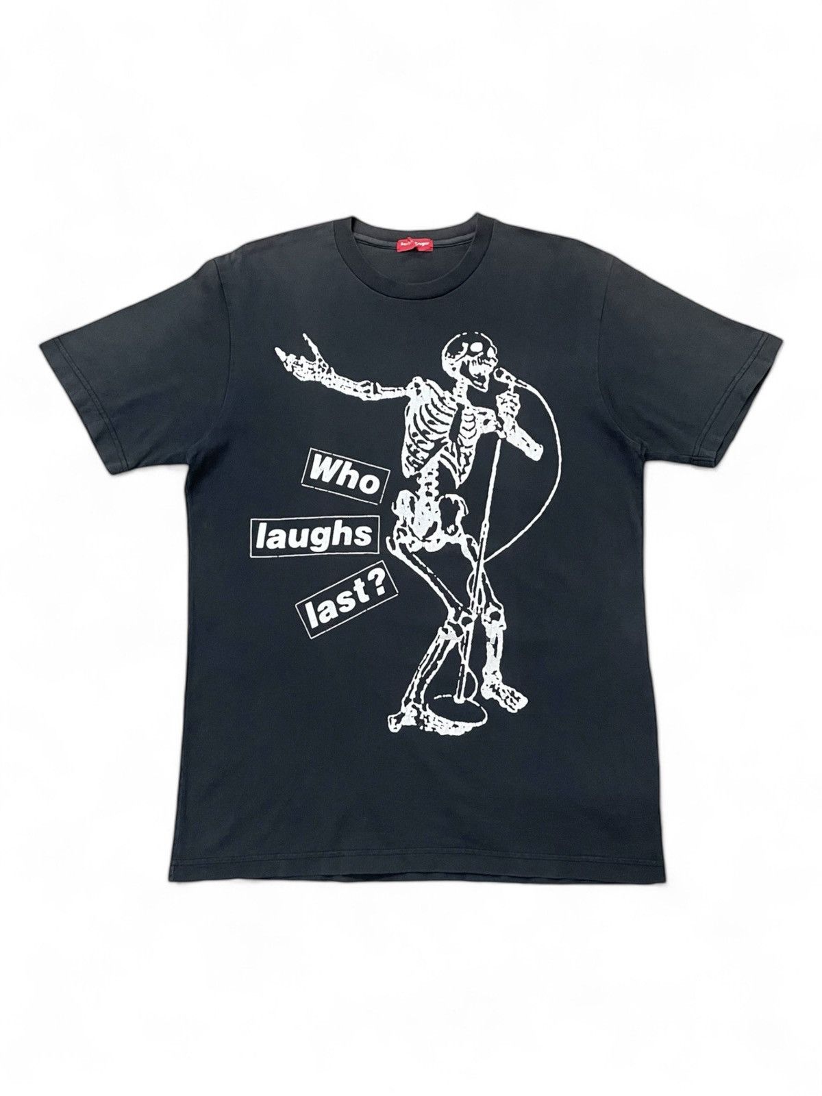 Barbara Kruger × Rage Against The Machine × Vintage Vintage Barbara Kruger Skeleton Who Laughs Last Art Tshirt Size US L / EU 52-54 / 3 - 1 Thumbnail
