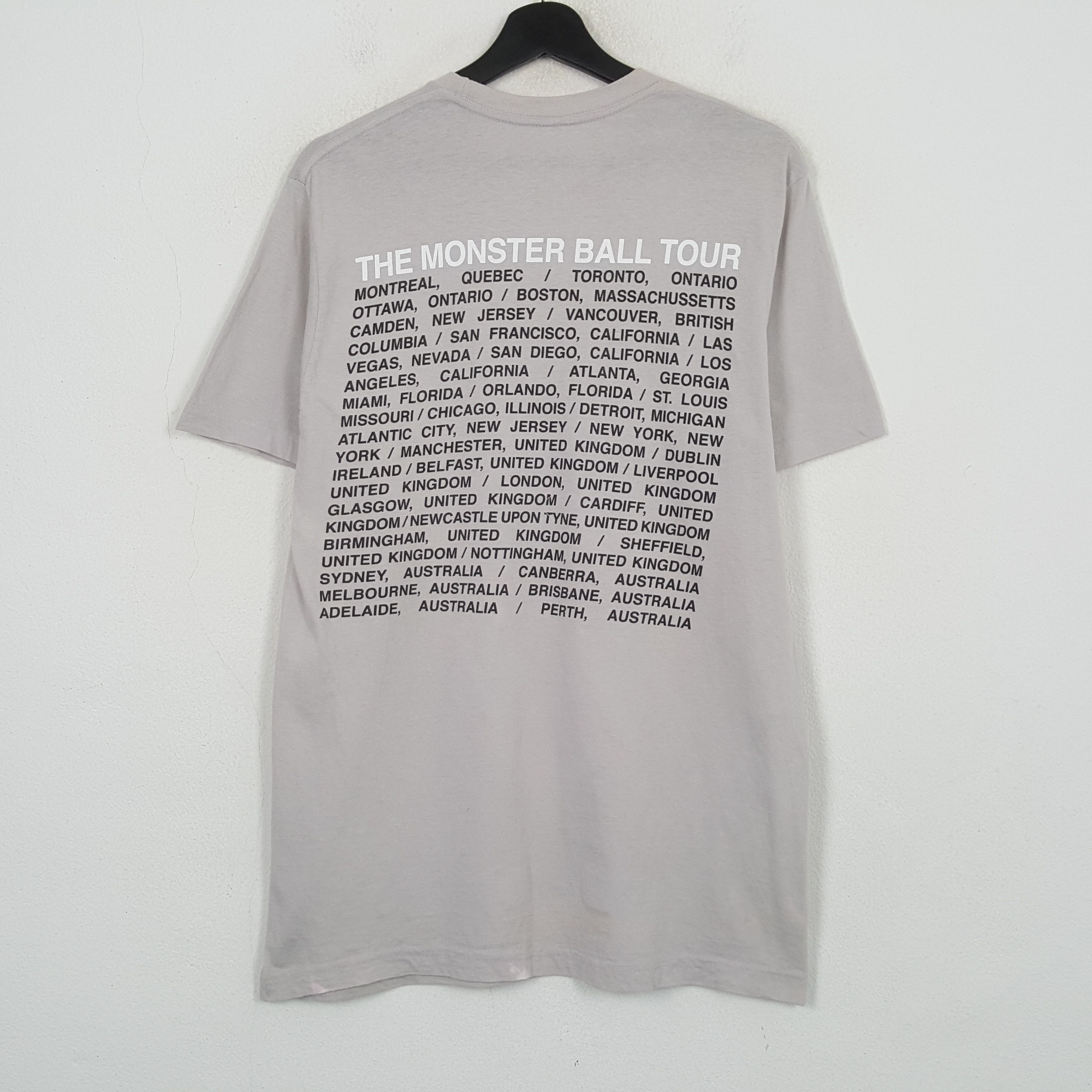 Band Tees Lady Gaga Alejandro Tour Tshirt RR28 Size US M / EU 48-50 / 2 - 3 Thumbnail