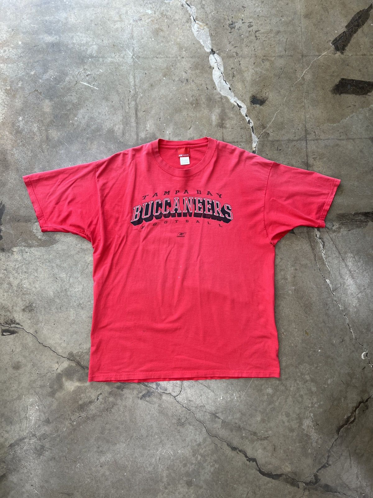 NFL × Vintage Vintage NFL Reebok Tampa Bay Buccaneers Football Tee XL Size US XL / EU 56 / 4 - 2 Thumbnail