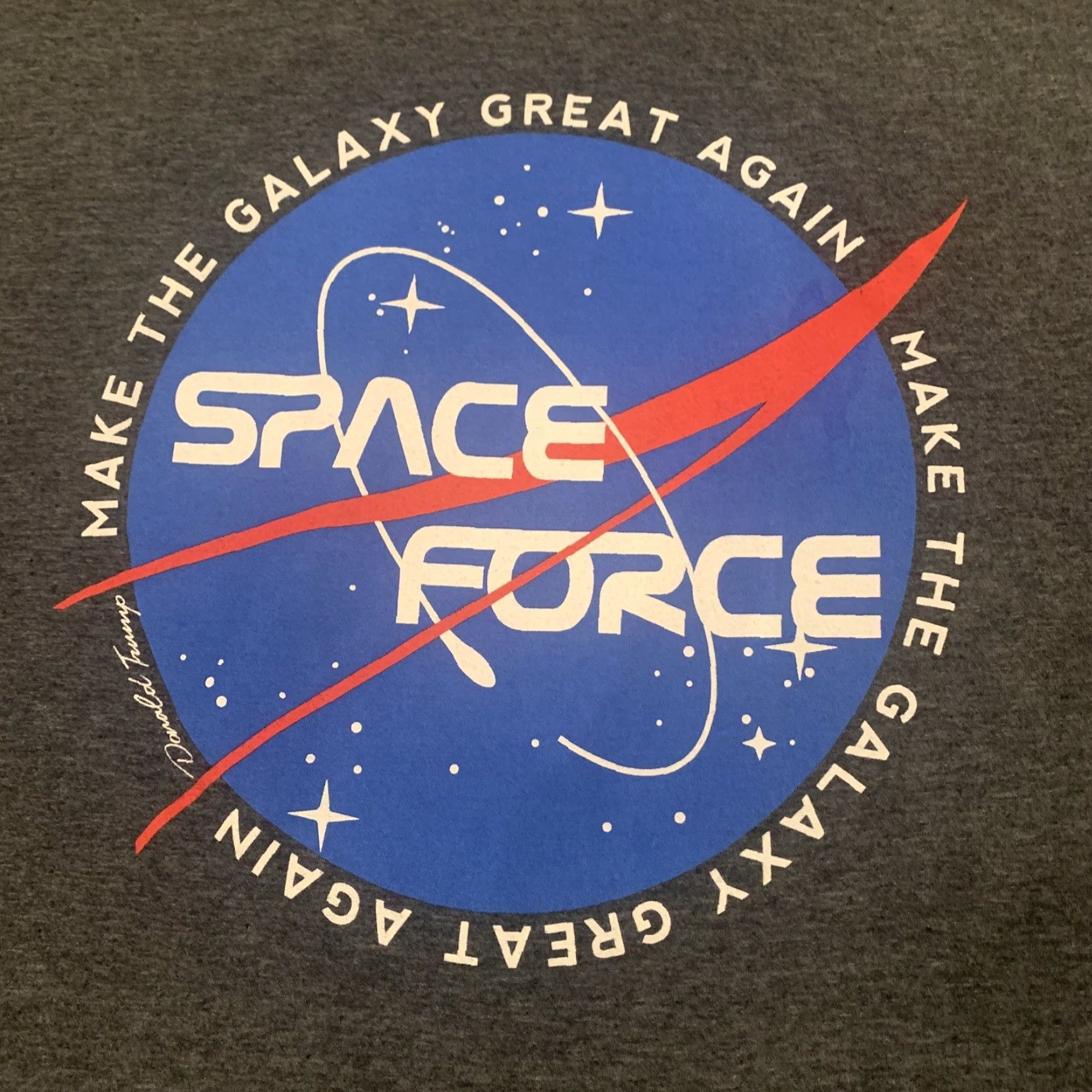 Gildan Gildan U.S. Space Force Donald J Trump Men's Shirt 2XL Gray Short Sleeve Size US XXL / EU 58 / 5 - 2 Thumbnail
