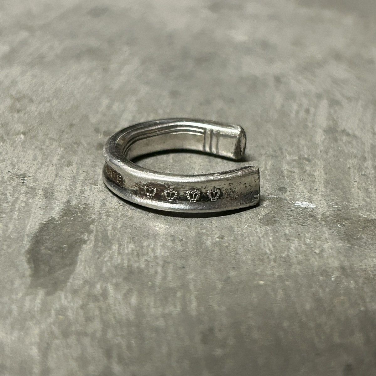 Vintage 4 Crown 1/1 Silver Ring Size ONE SIZE - 2 Thumbnail