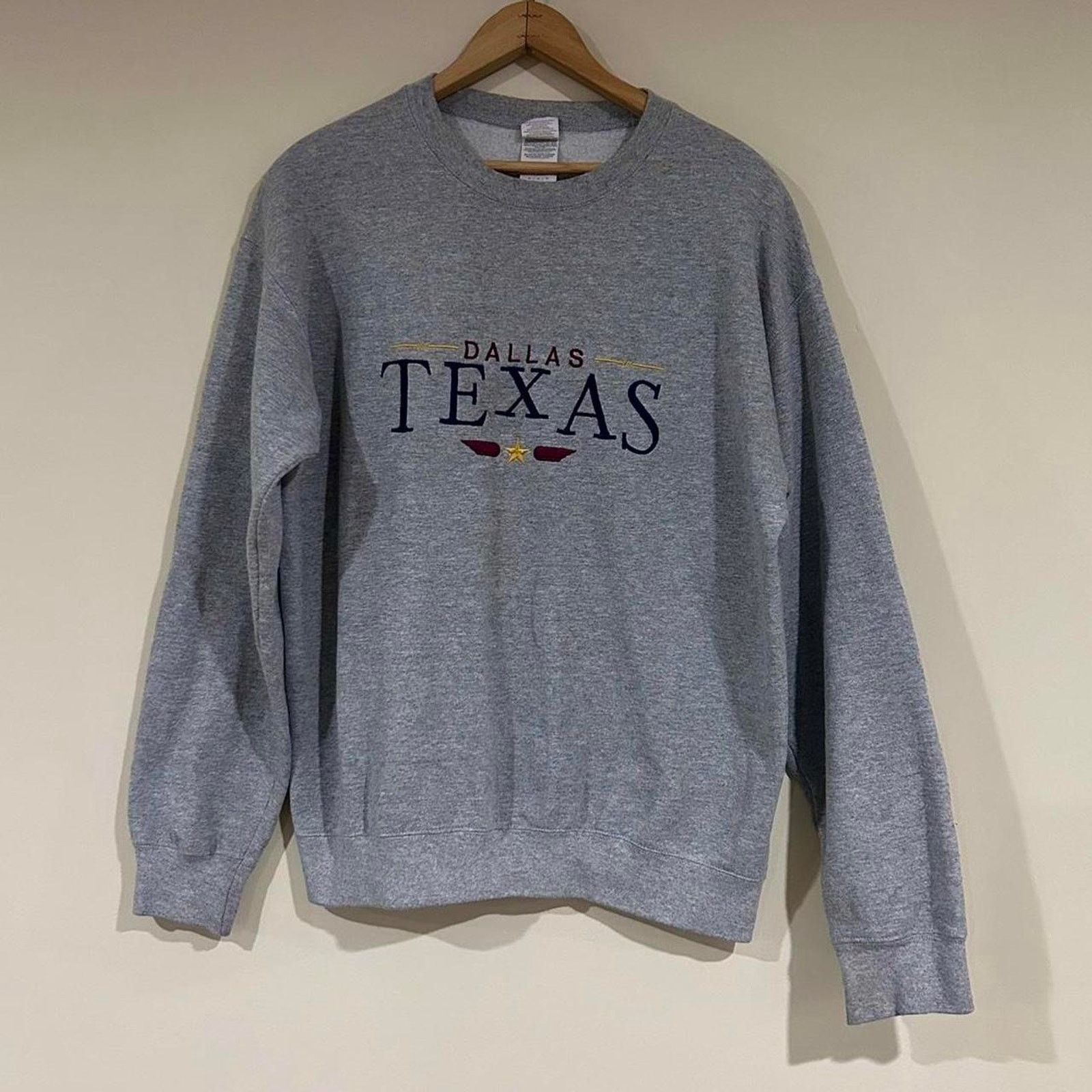 Gildan Dallas Texas Embroidered Crewneck Sweatshirt Size US M / EU 48-50 / 2 - 1 Thumbnail