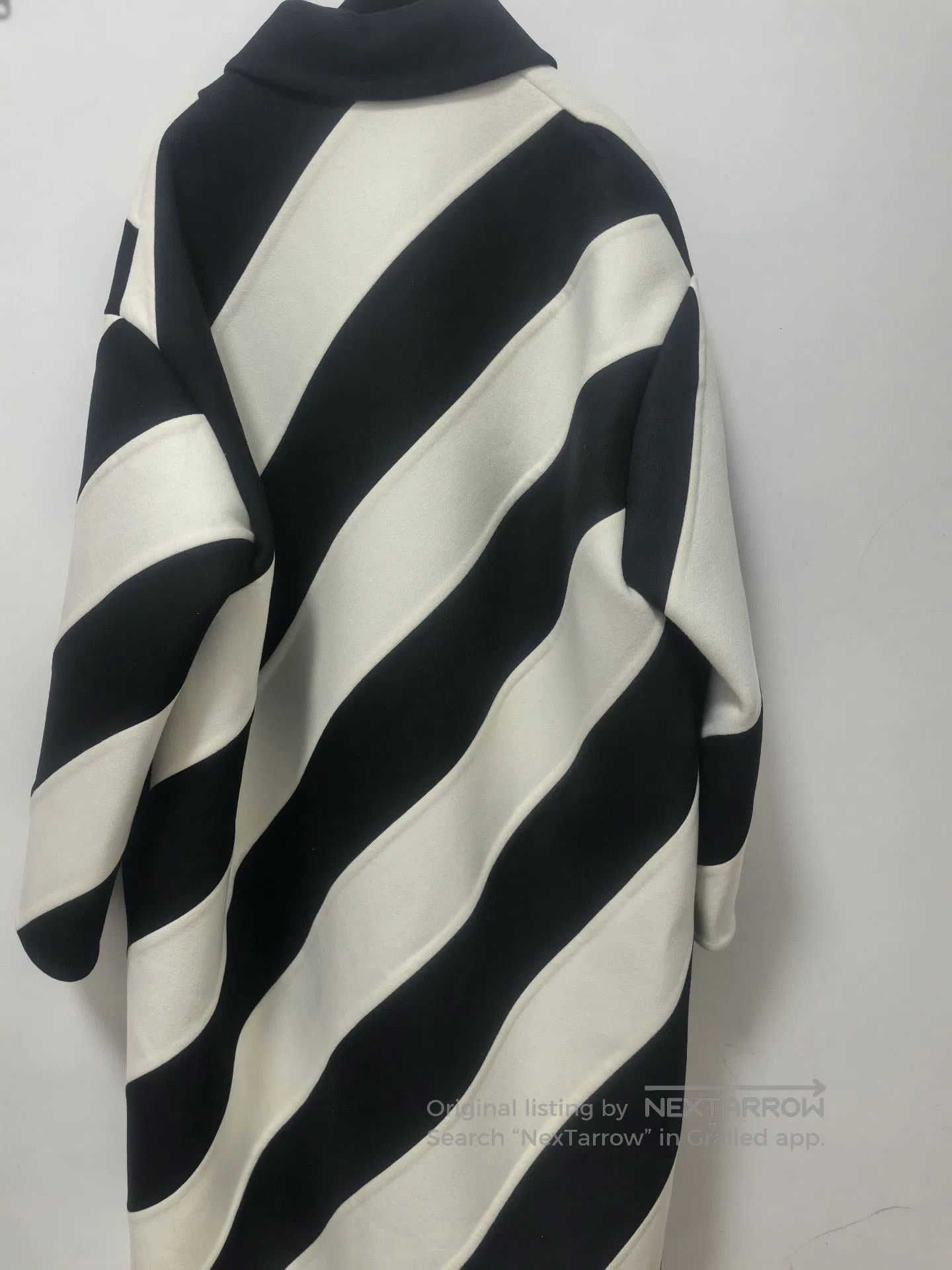 Valentino Valentino FW23 Diagonal Stripe Coat. Size S / US 4 / IT 40 - 7 Thumbnail