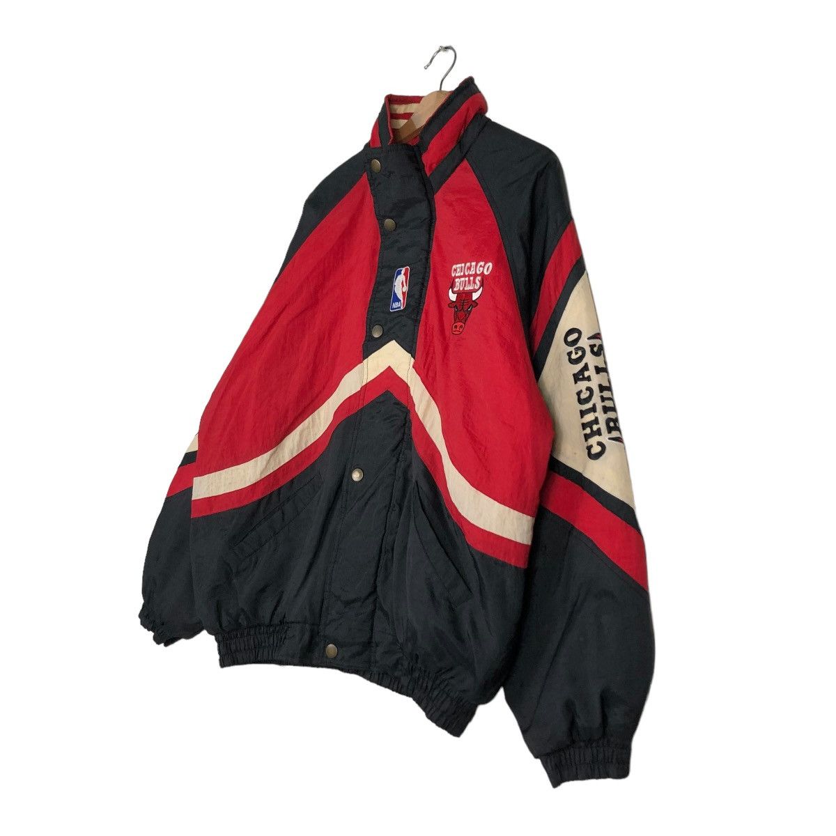 NBA 🔥VINTAGE BOMBER JACKET NBA STARTER CHICAGO BULLS BIG LOGO Size US L / EU 52-54 / 3 - 2 Thumbnail