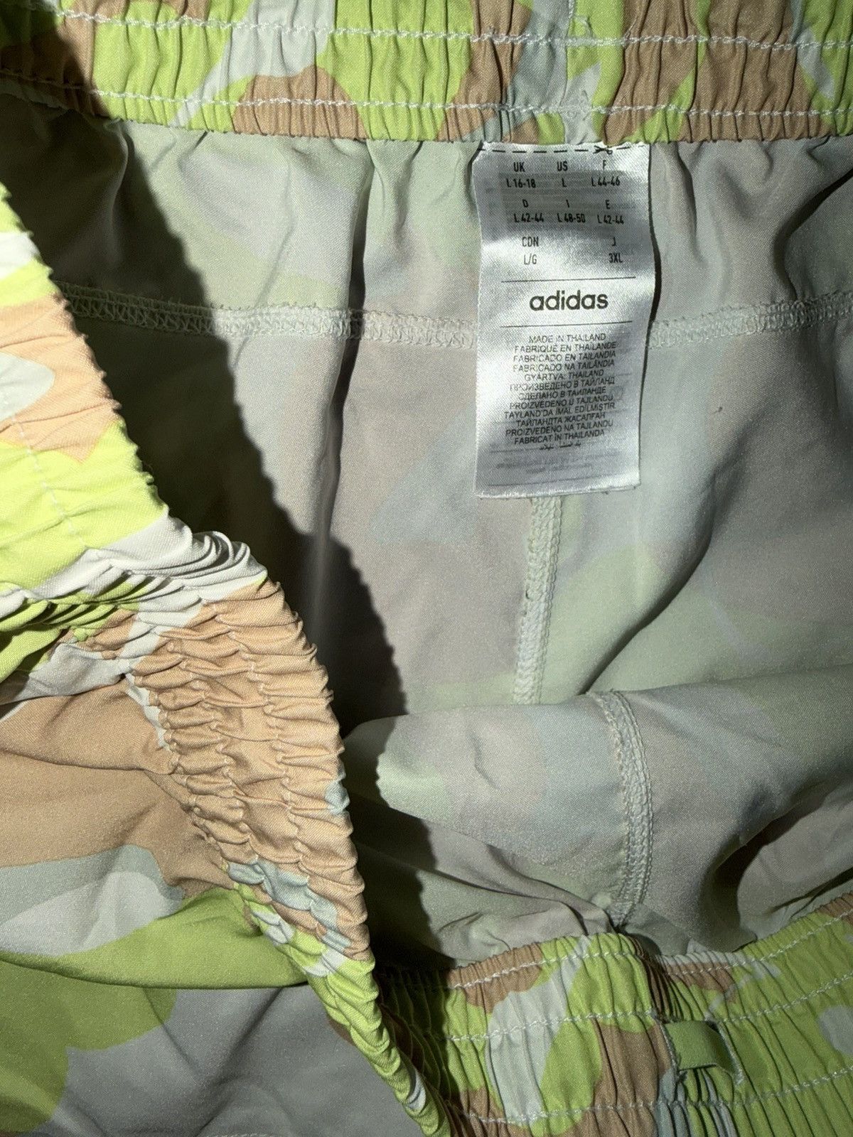 Adidas Adidas Women's Floral Print Pacer Training Essential Shorts Size 27" / US 4 / IT 40 - 4 Thumbnail