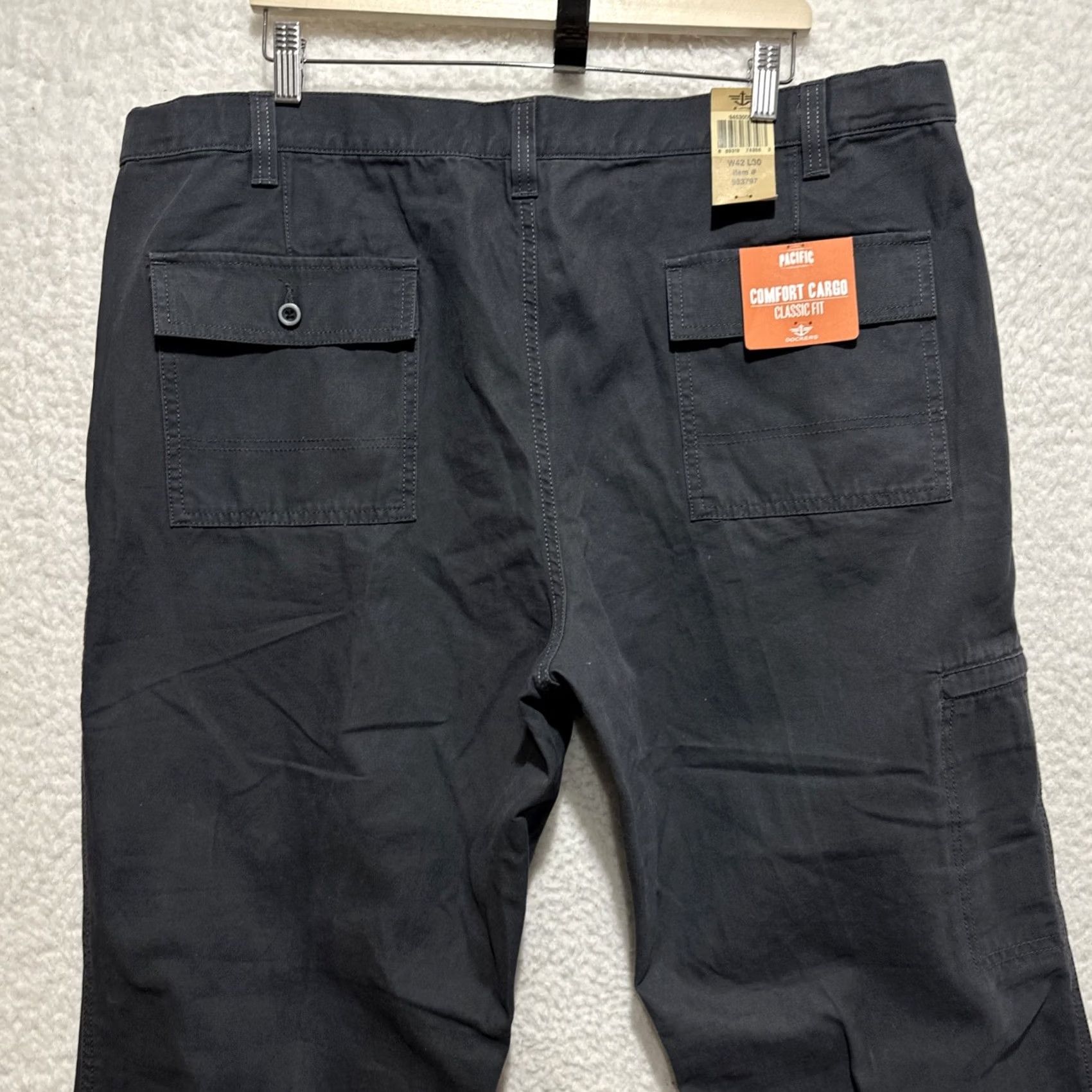 Dockers DOCKERS Pacific Classic Fit Comfort Cargo Pants Men Sz 42 Dark Gray Canvas NWT Size US 42 / EU 58 - 6 Thumbnail