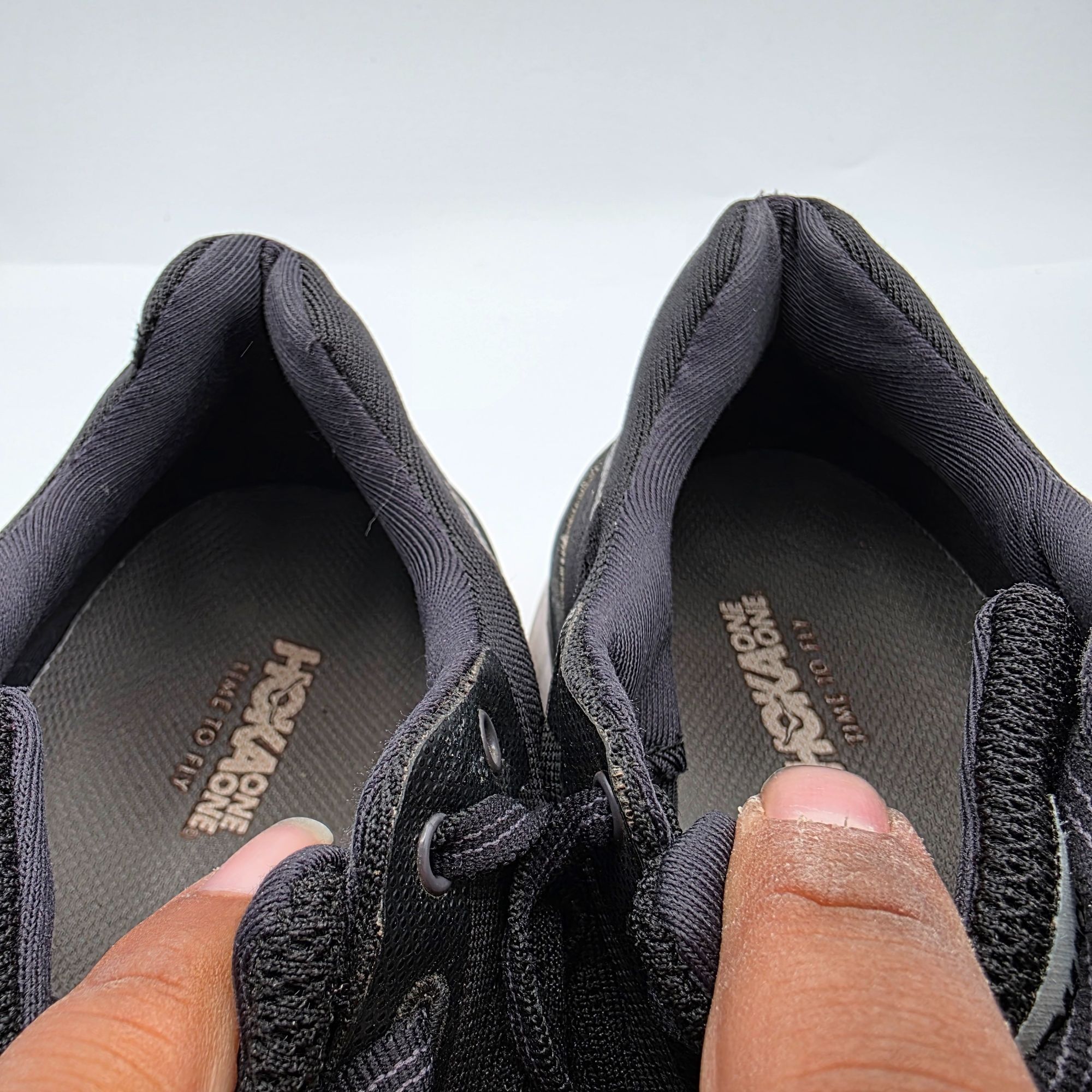 Hoka Hoka One One Cavu Womens Size 10 Black Athletic Shoes Runnin Size US 10 / IT 40 - 9 Thumbnail