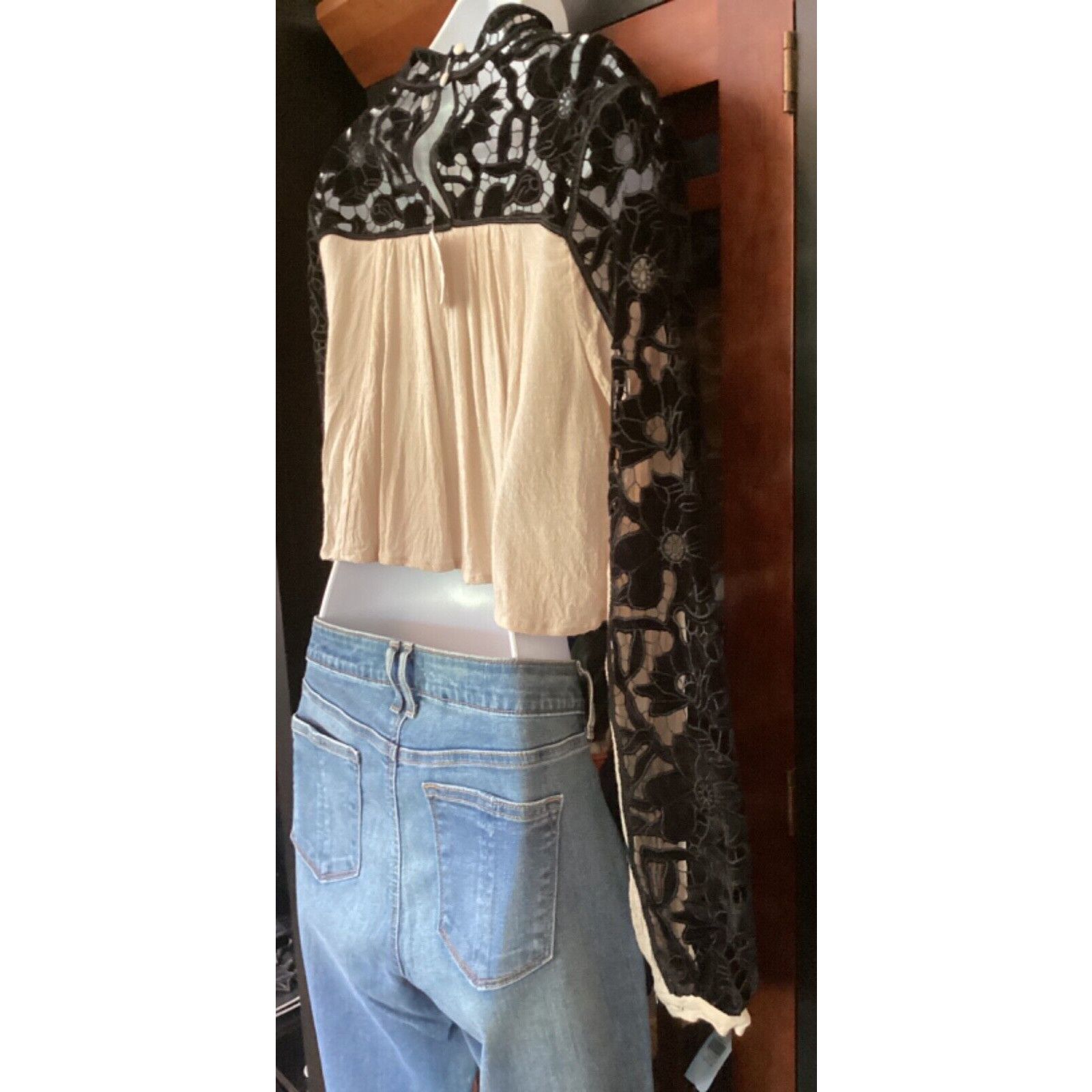 Free People FREE PEOPLE BLACK VELVET FLORAL LACE & LINEN CROP TOP SZ 4 Size S / US 4 / IT 40 - 6 Thumbnail