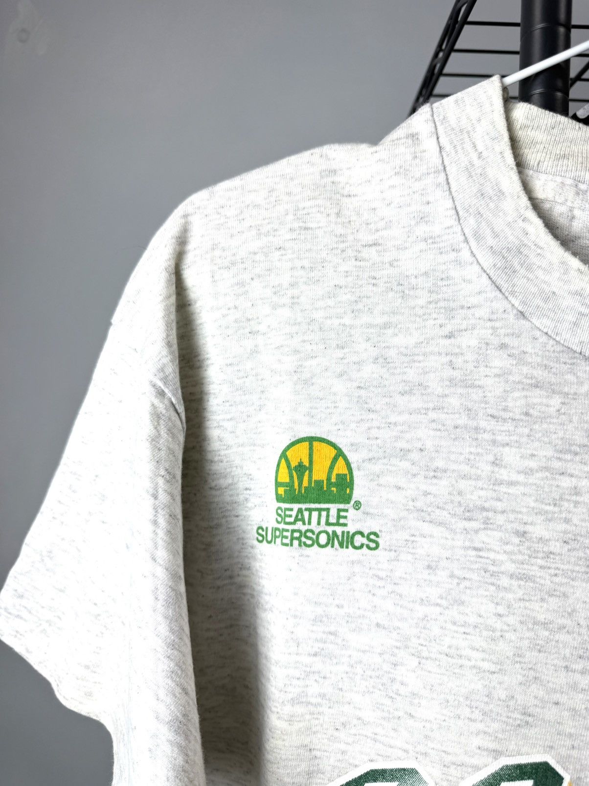NBA Rare! Vintage 1990’s Sonics Seattle Supersonic NBA T Shirt Size US L / EU 52-54 / 3 - 5 Thumbnail