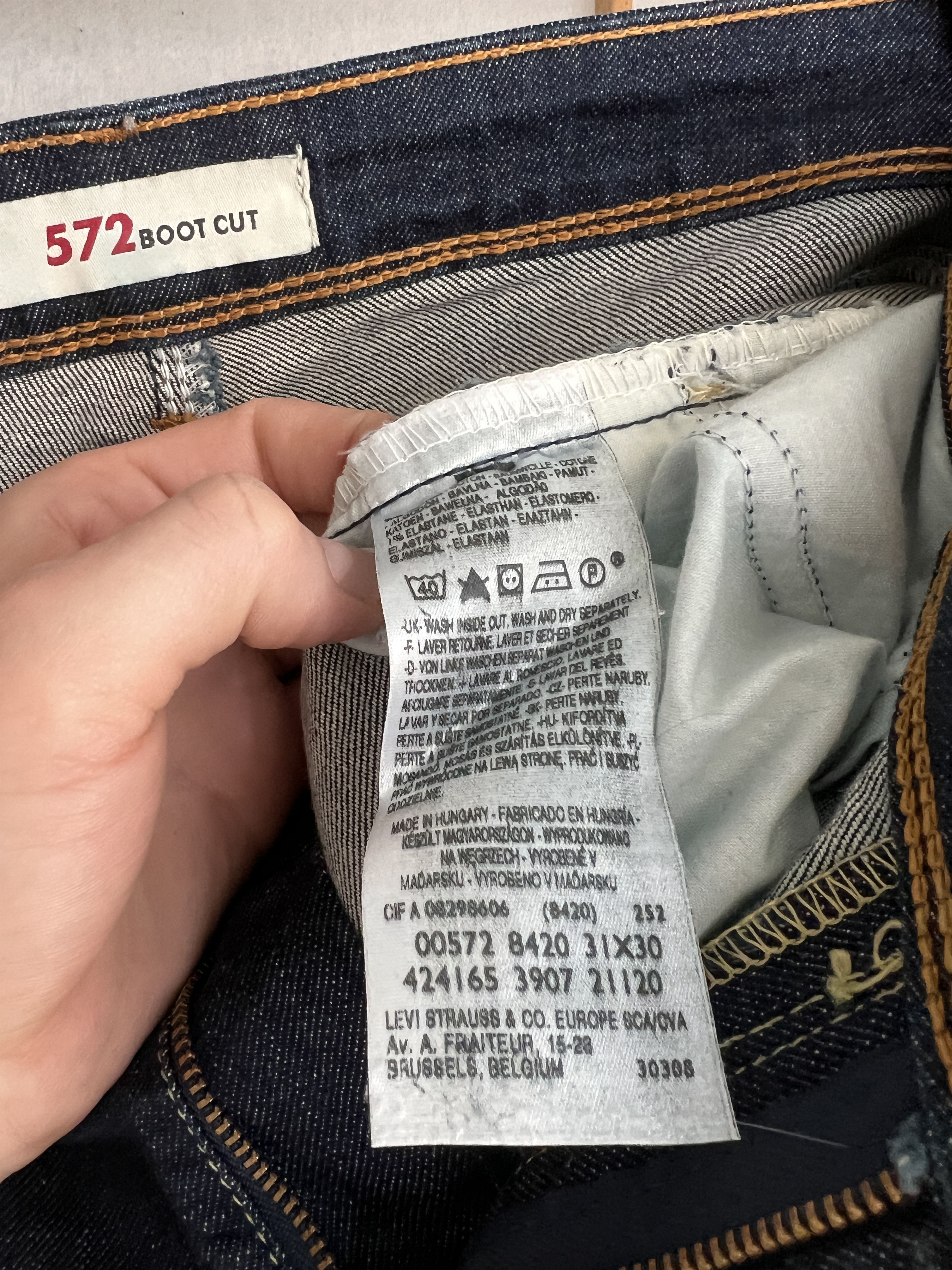 Levi's Vintage Clothing Levis 572 Low rise boot cut flared denim jeans y2k pants 00s Size US 31 - 12 Thumbnail