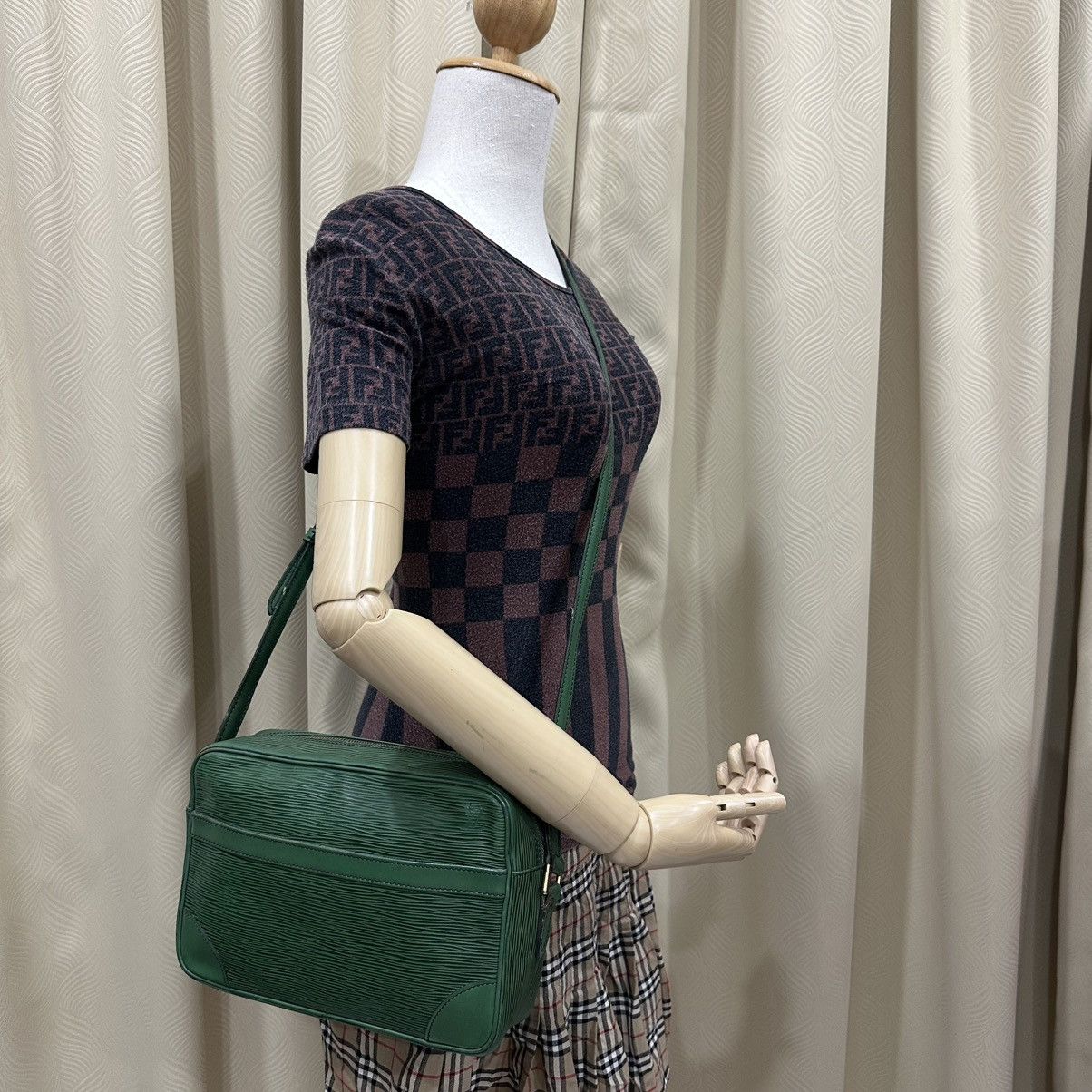Louis Vuitton ‼️LASTDROP‼️LOUIS VUITTON TROCADWRO 27 EPI LEATHER SHOULDERBAG Size ONE SIZE - 1 Thumbnail