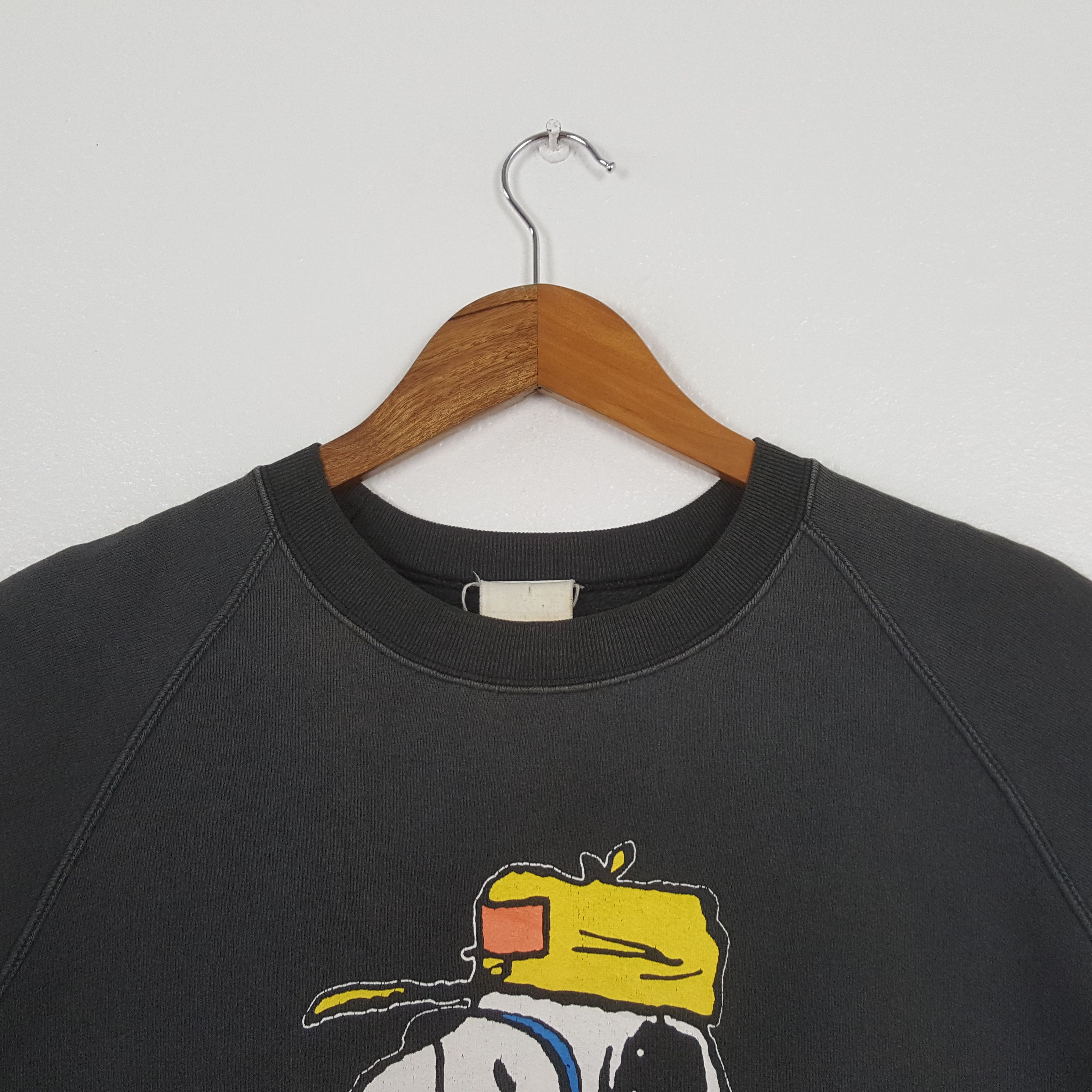 Vintage Vintage Snoopy American Cartoon Brand Sweatshirt C321N19 Size US S / EU 44-46 / 1 - 2 Thumbnail