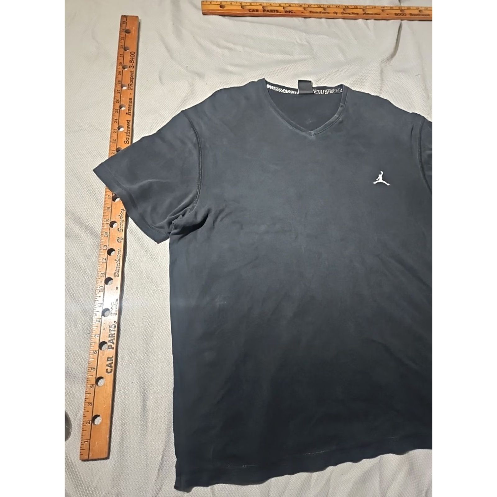 Jordan Brand VINTAGE Air Jordan Shirt Mens 2XL XXL Black Charcoal Jumpman Logo Vneck Casual Tee Size US XXL / EU 58 / 5 - 6 Thumbnail