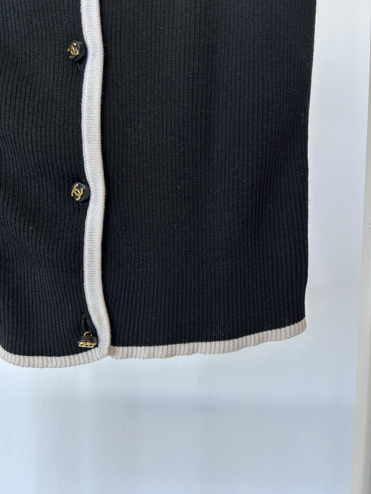 Chanel SS1995 Chanel double breasted button up tank top Size M / US 6-8 / IT 42-44 - 7 Thumbnail