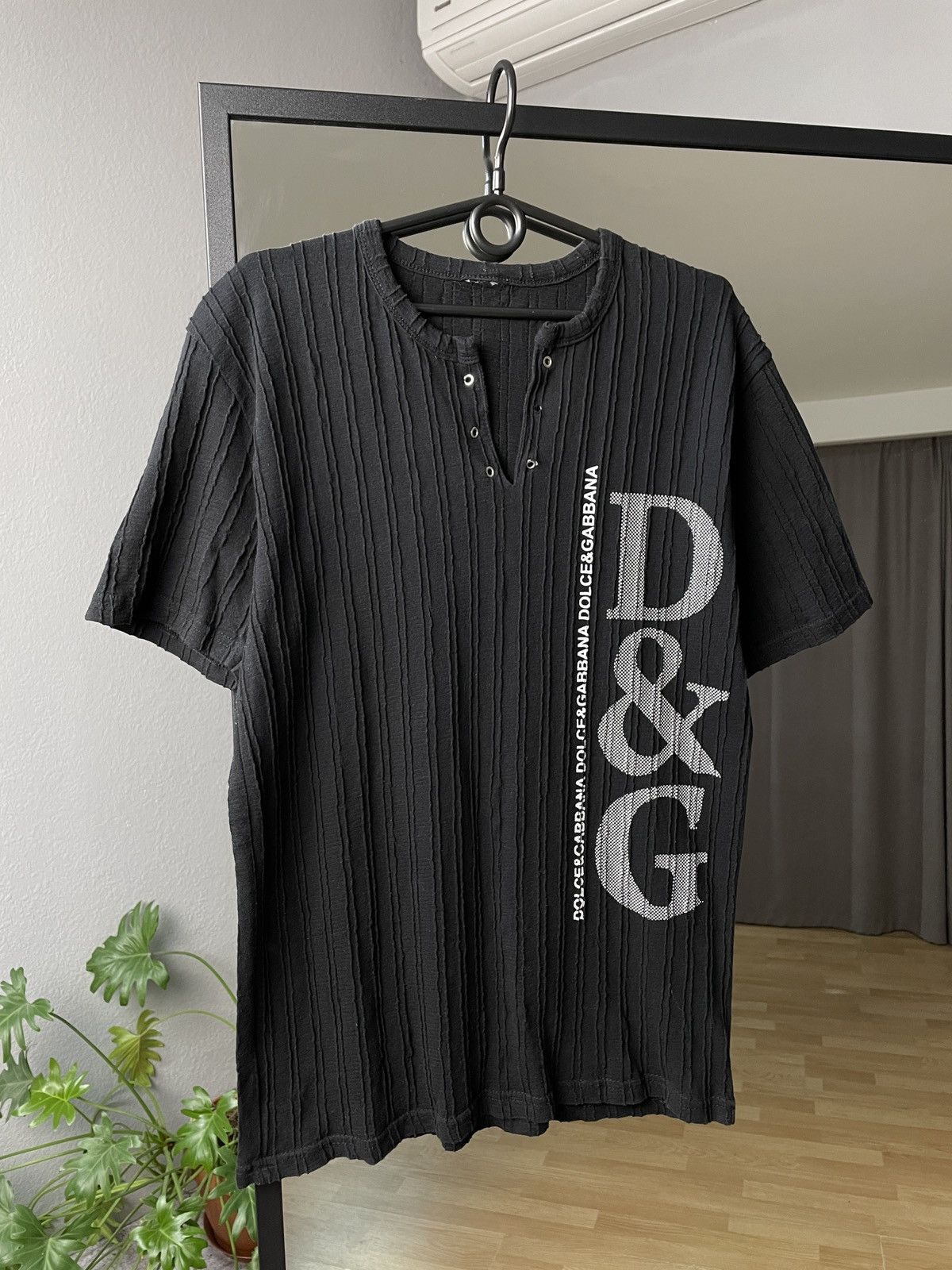 Vintage Avantgarde Dolce&Gabbana Tee 00s Style DG T-shirt